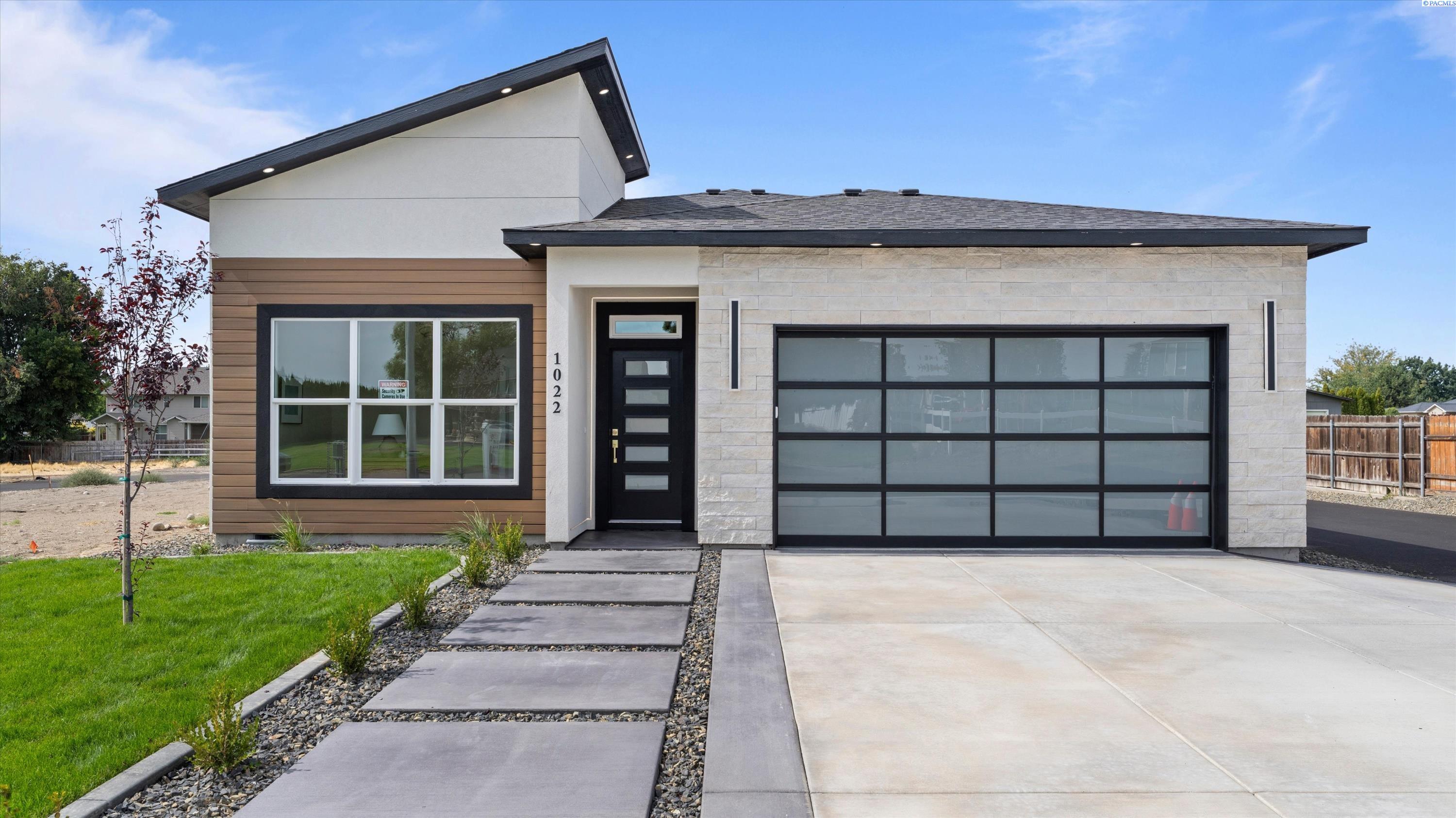 1022 Rd 64, Pasco, WA 99301