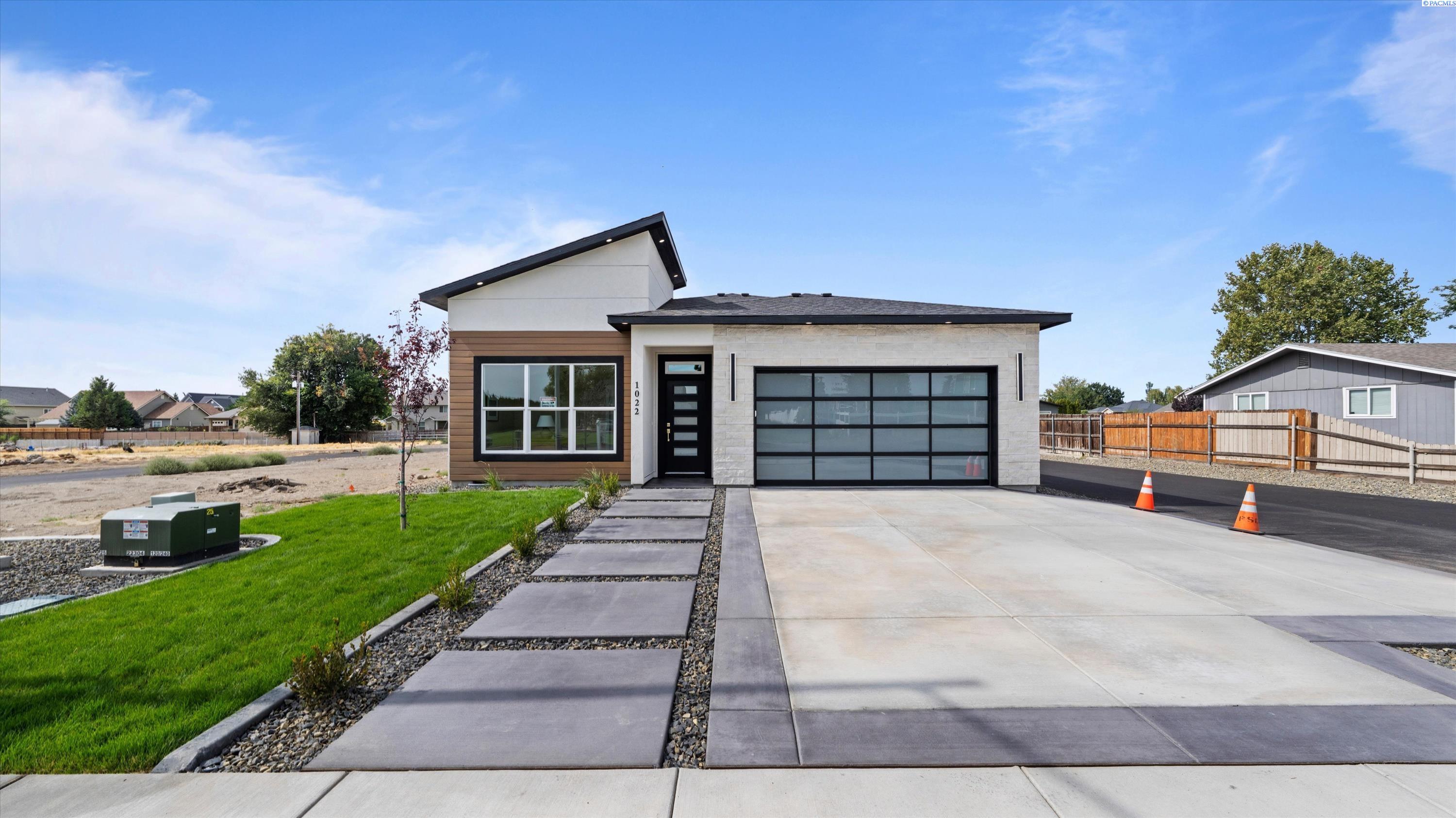 1022 Rd 64, Pasco, WA 99301