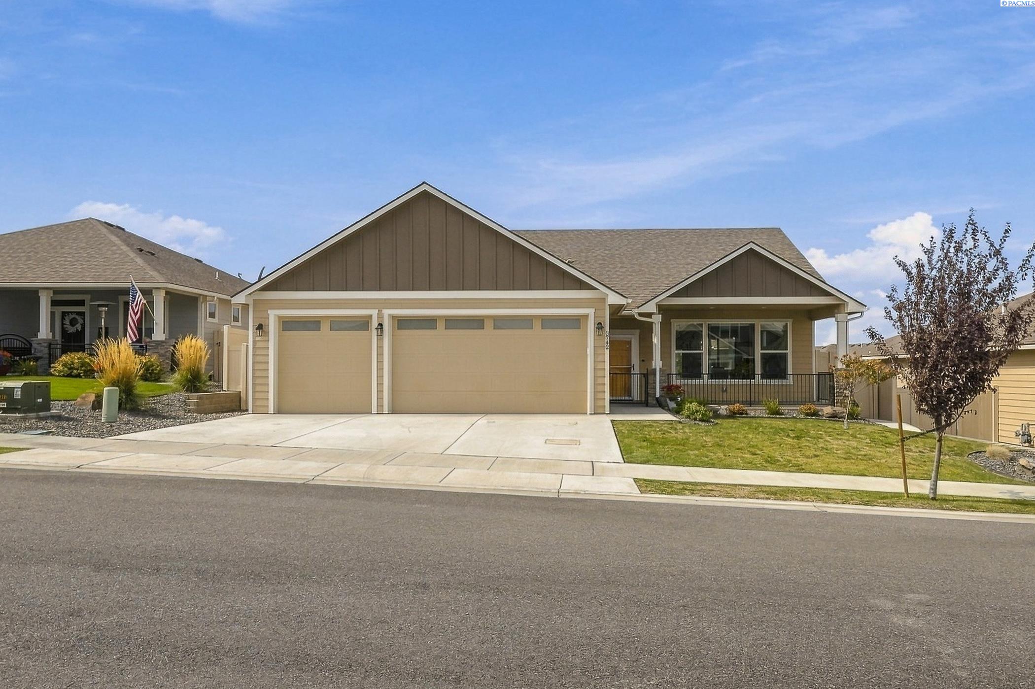 3742 S Van Buren Pl, Kennewick, WA 99338