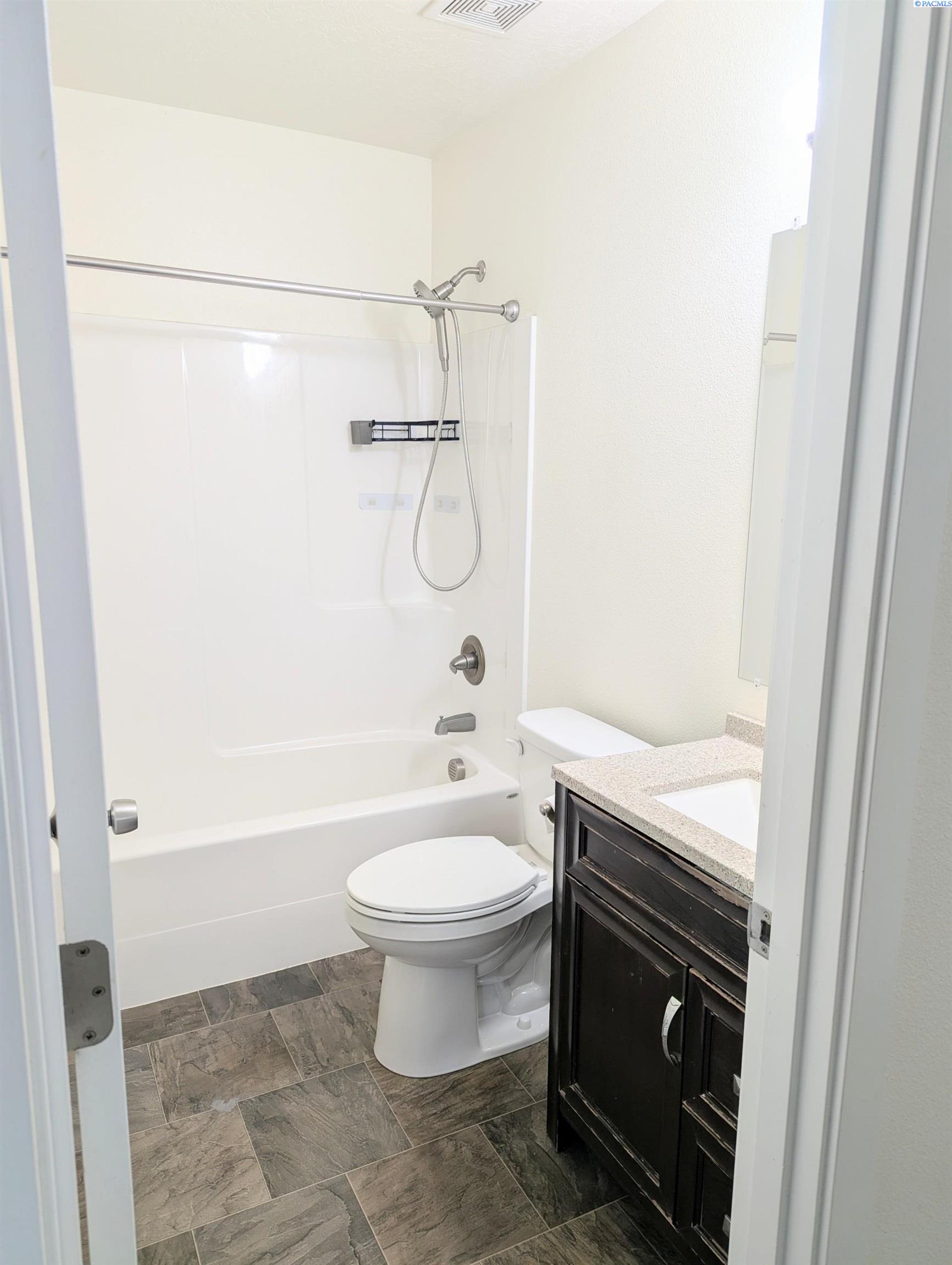 5715 W Victoria Ave, Kennewick, WA 99336