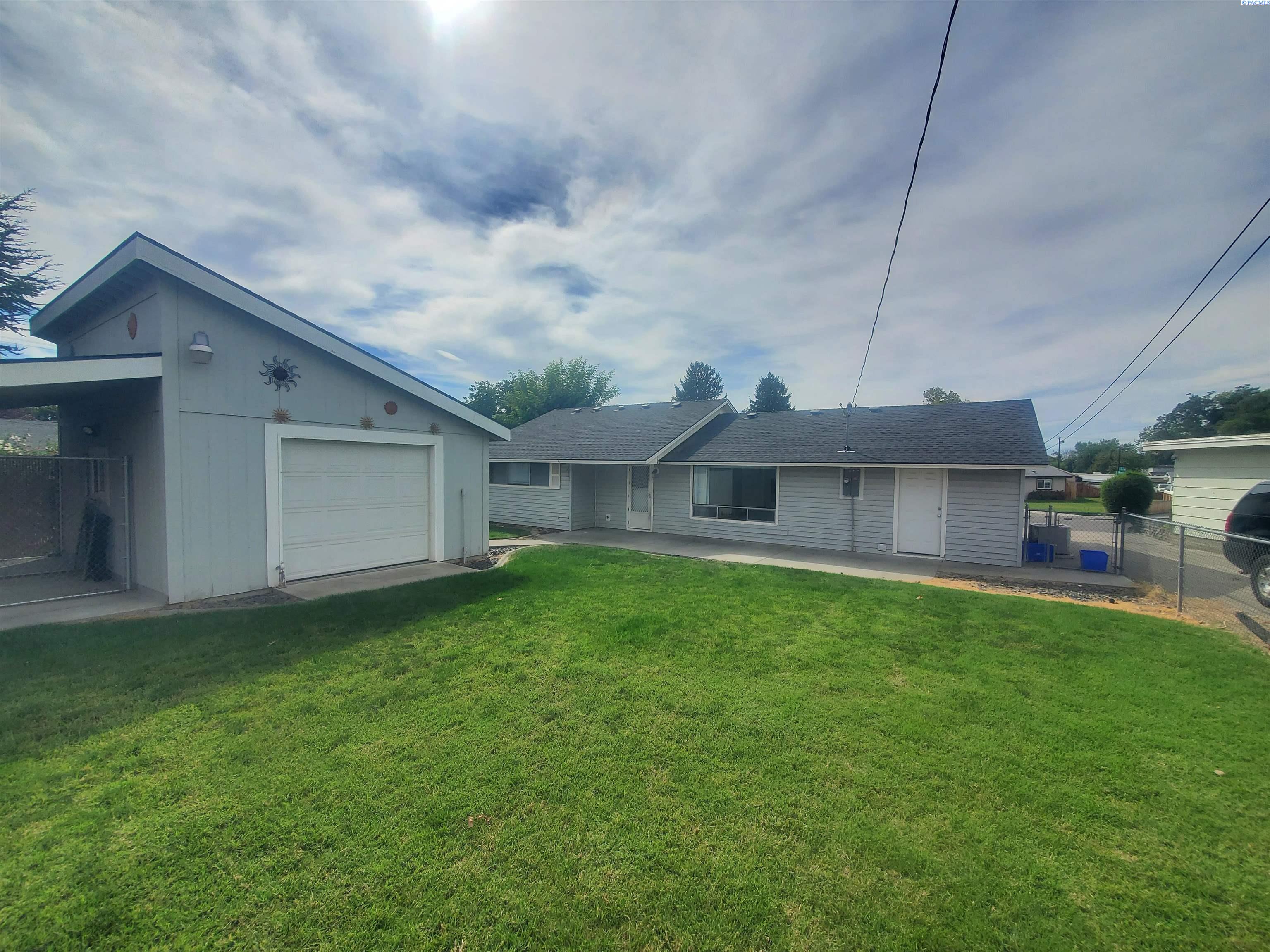 305 S Mayfield St, Kennewick, WA 99336