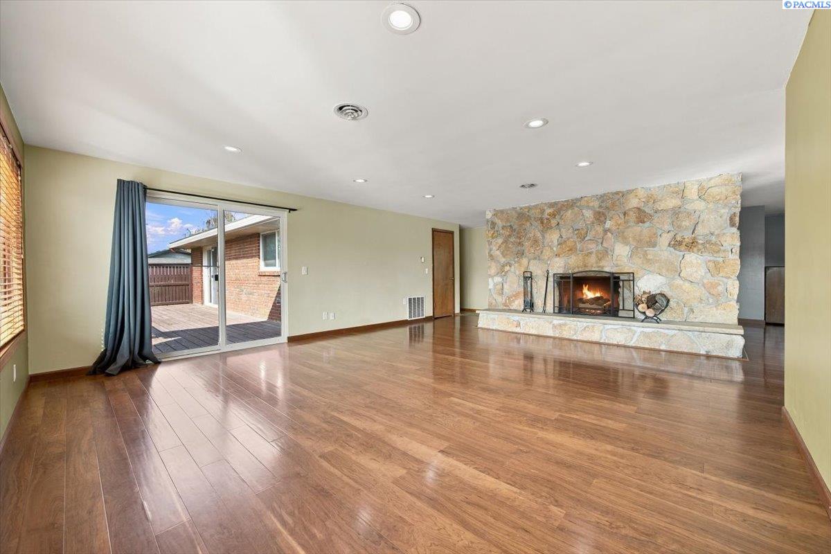 Photo 3 of Single family home for sale at 2610 S Fruitland, Kennewick, WA 99337 | MLS# 296389 | Listing updated on 2026-09-15