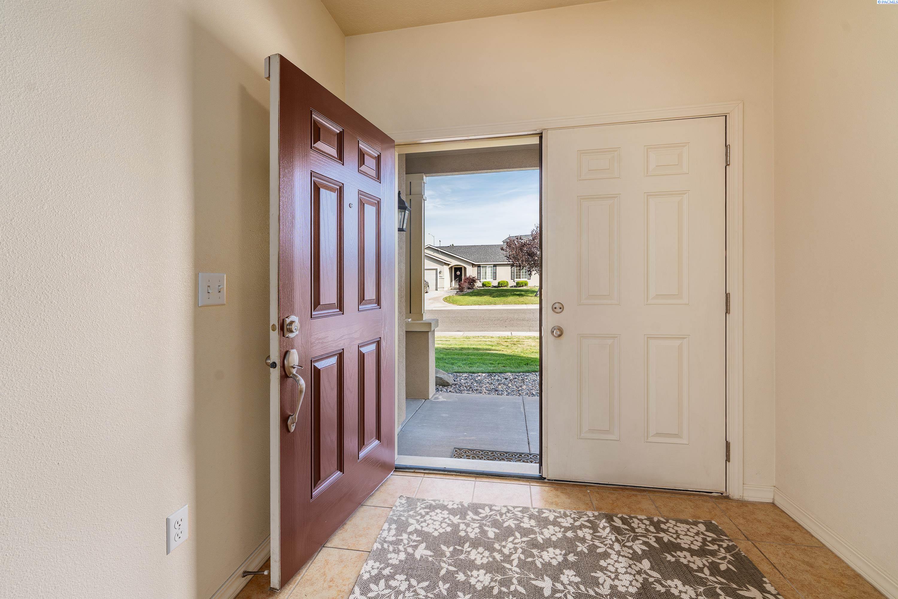 5808 Pimlico Dr, Pasco, WA 99301