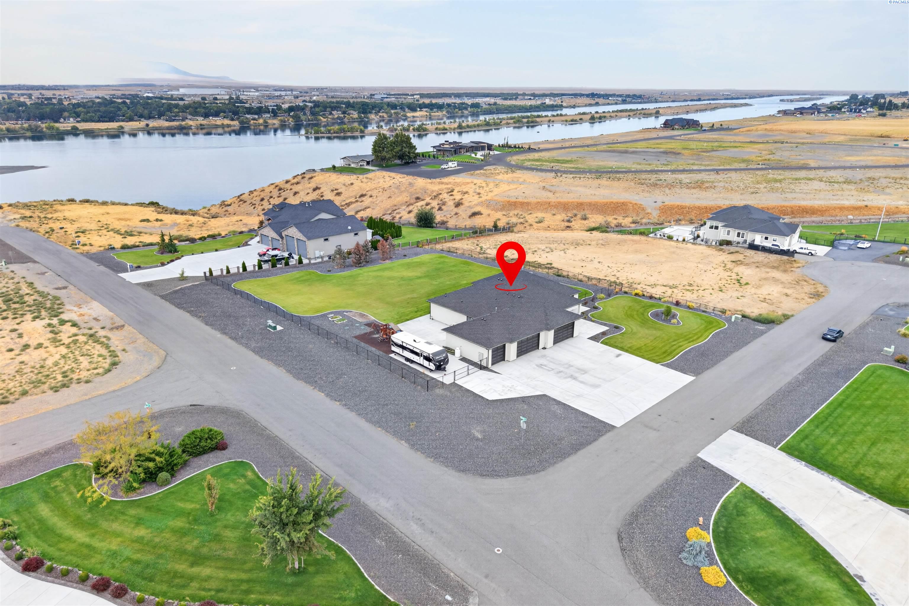 1 Bull Pen Ln, Pasco, WA 99301