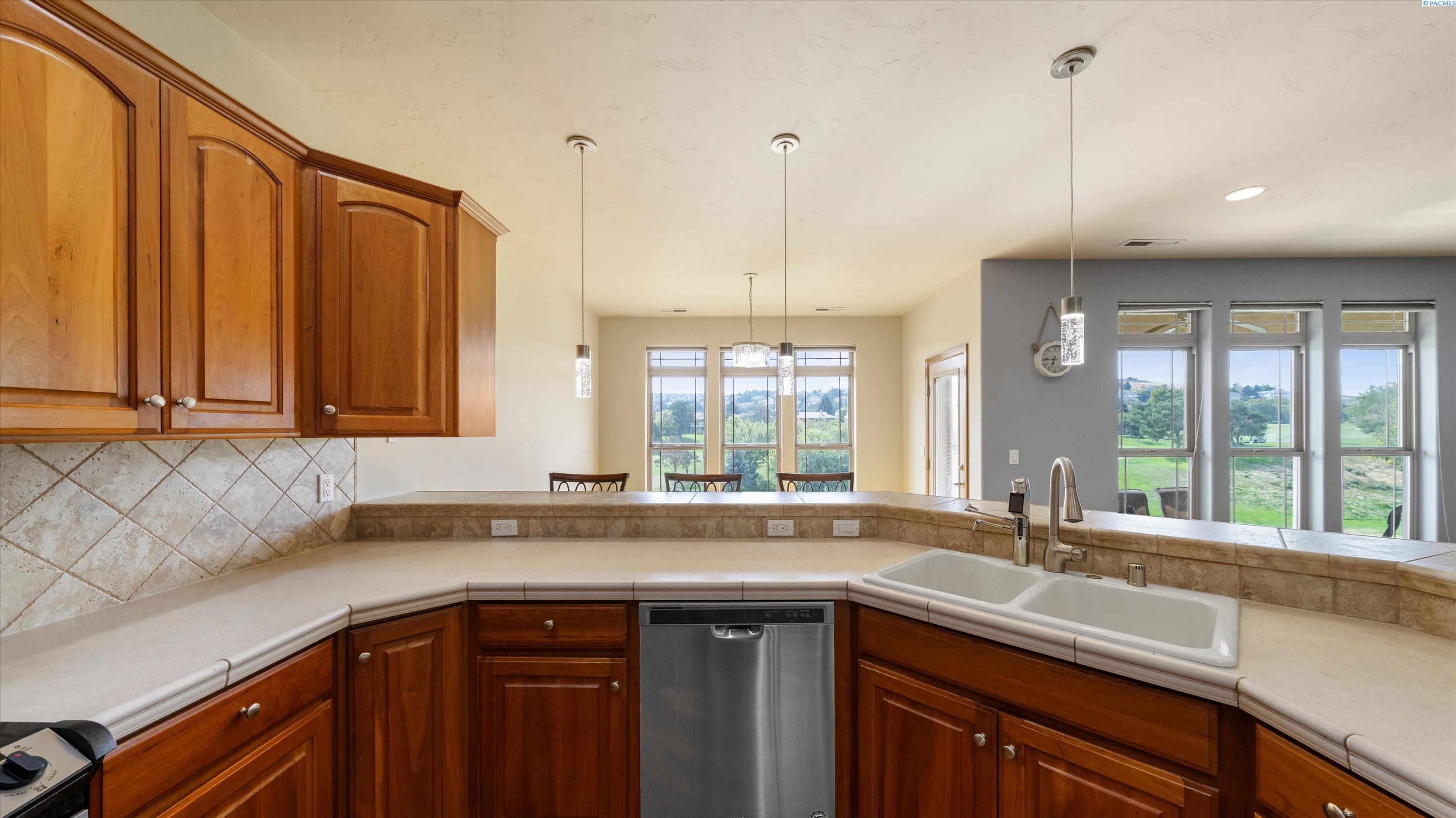 Photo 3 of Condo for sale at 3710 W Cyn Lakes Dr, Kennewick, WA 99337 | MLS# 296400 | Listing updated on 2026-09-15