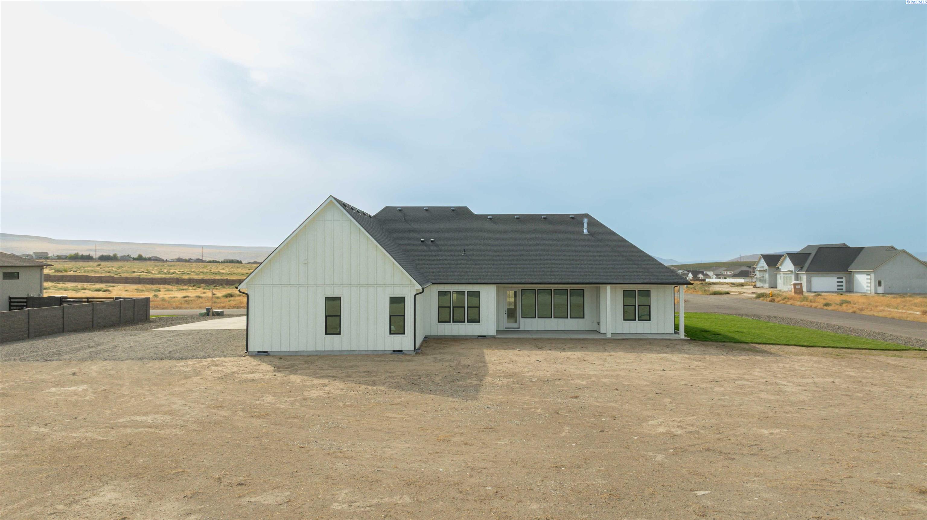 7403 Haystack St, Kennewick, WA 99338