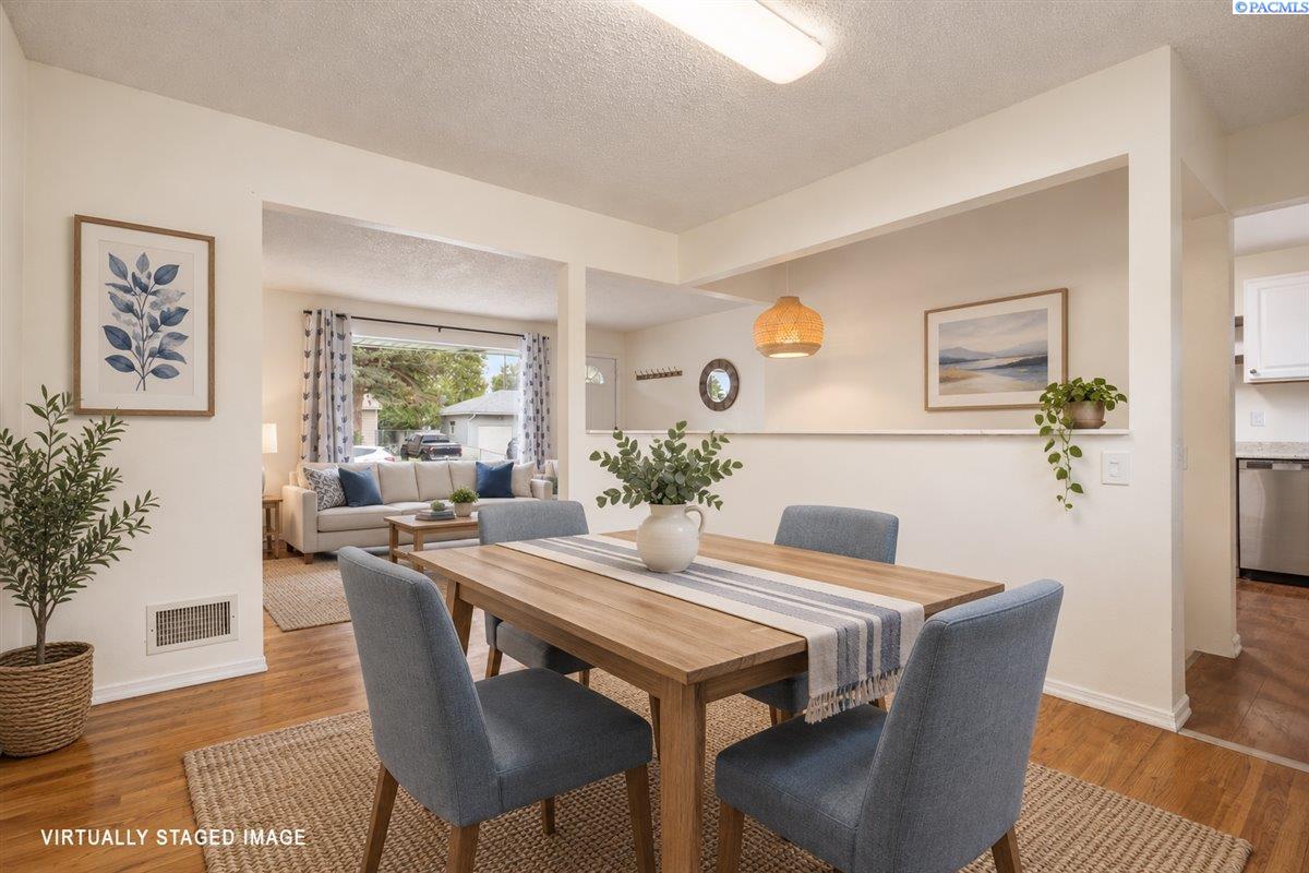 2035 Blue Ave, Richland, WA 99354