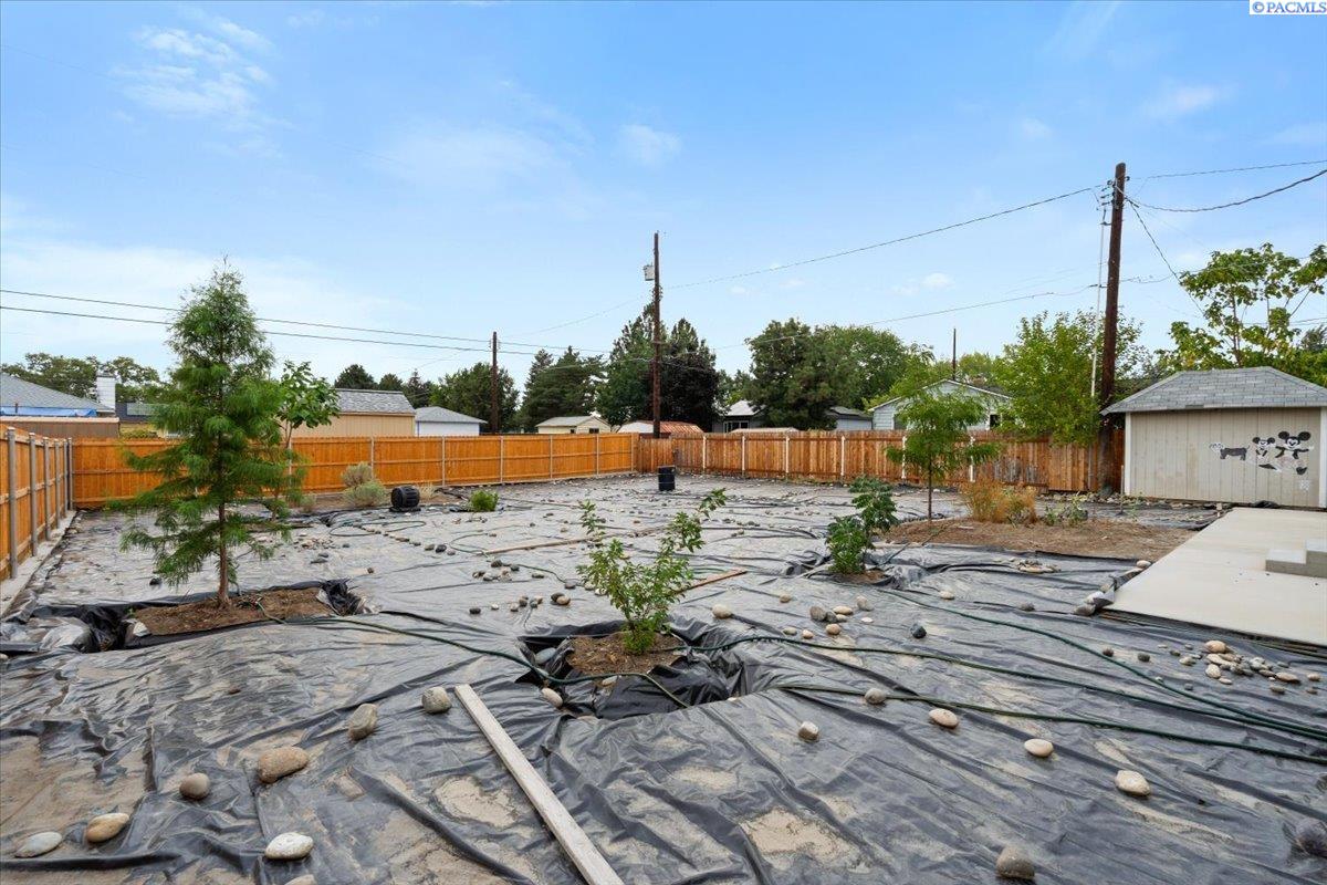 2035 Blue Ave, Richland, WA 99354