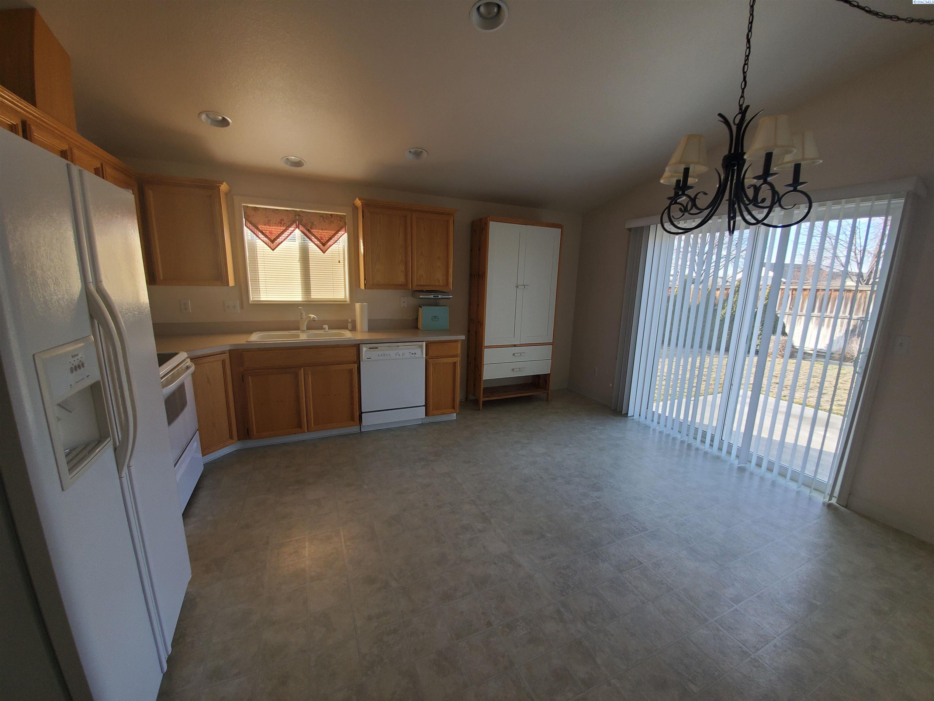 7707 Vendovi Ct, Pasco, WA 99301
