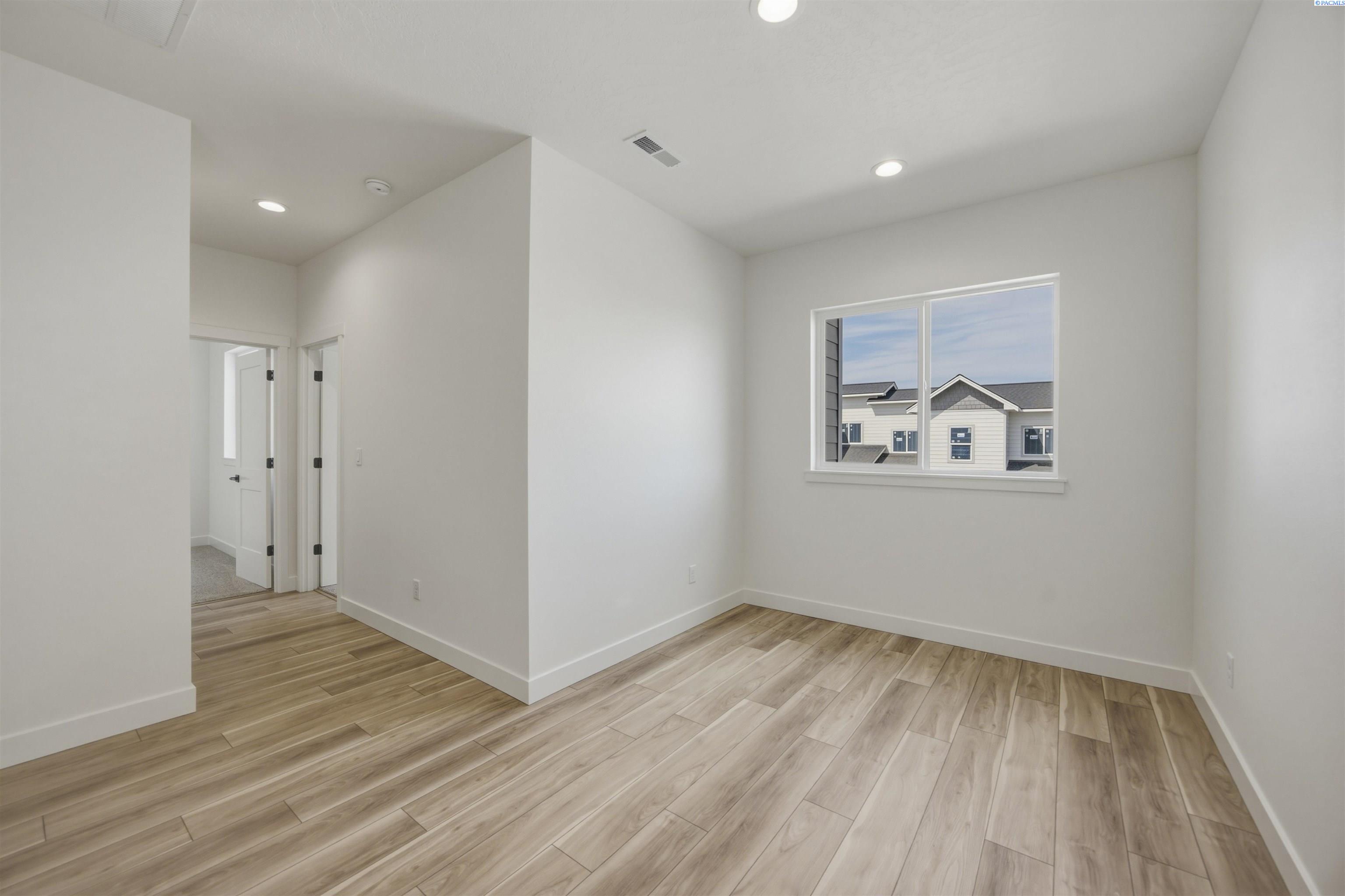 4413 Conifer St, West Richland, WA 99353