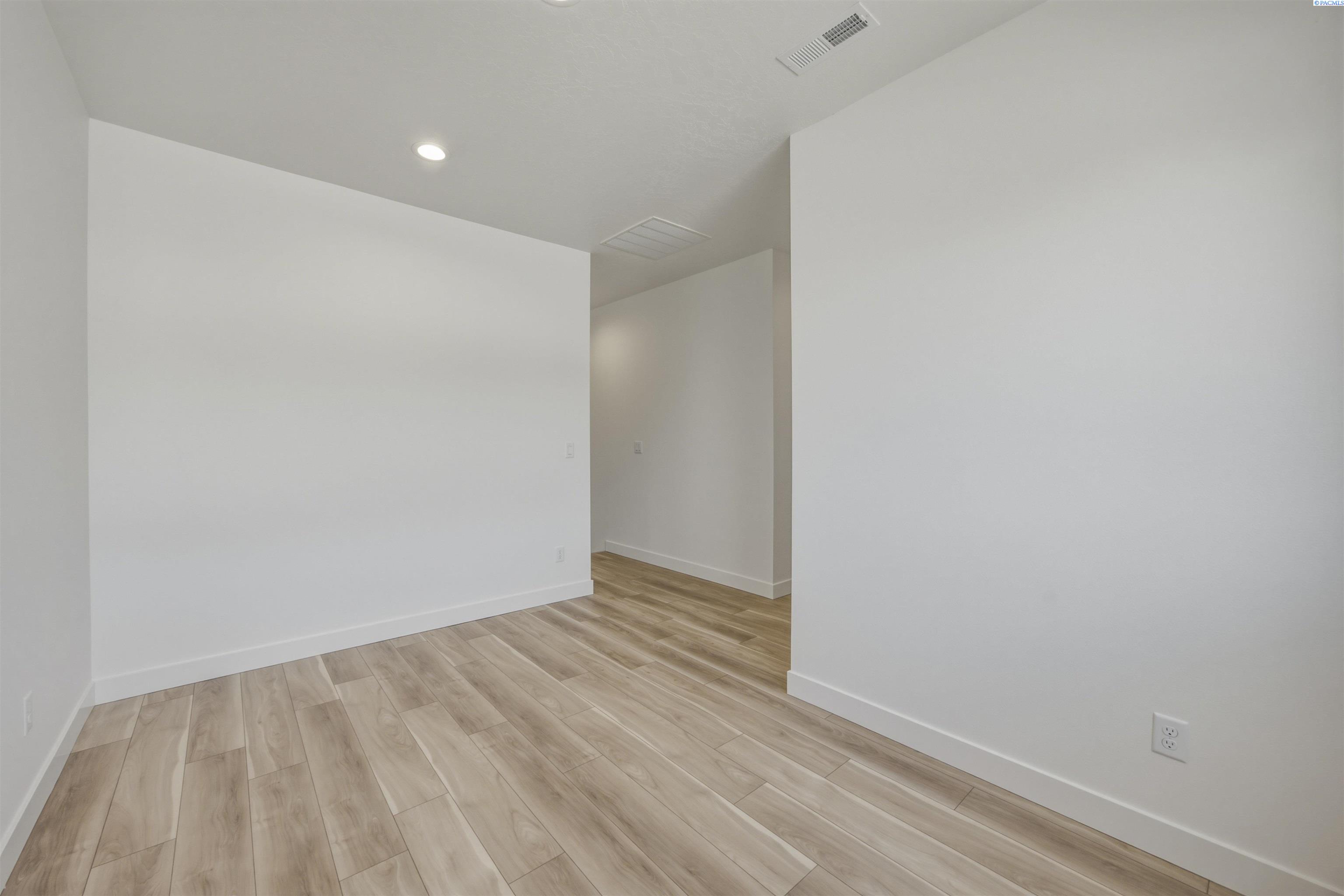 4413 Conifer St, West Richland, WA 99353