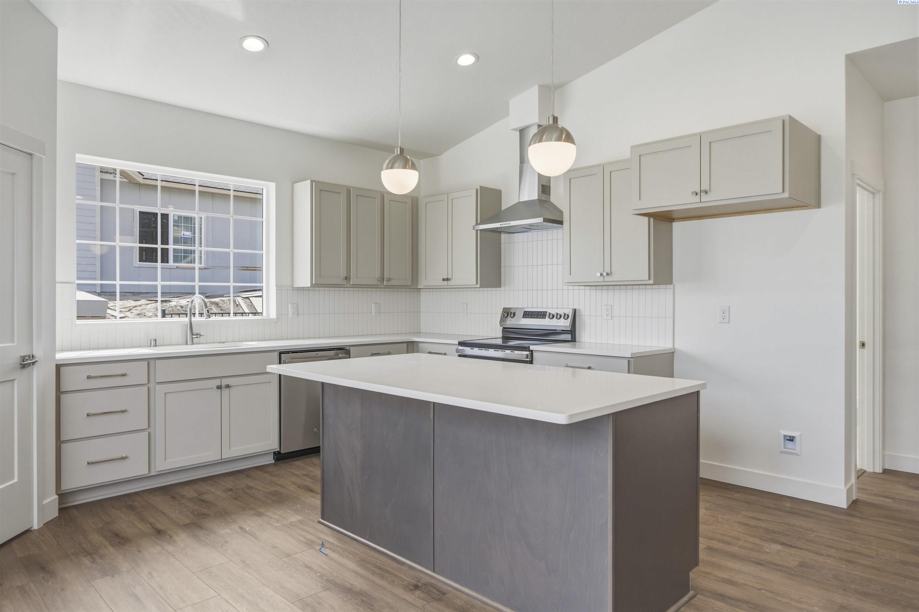4401 Conifer St, West Richland, WA 99353