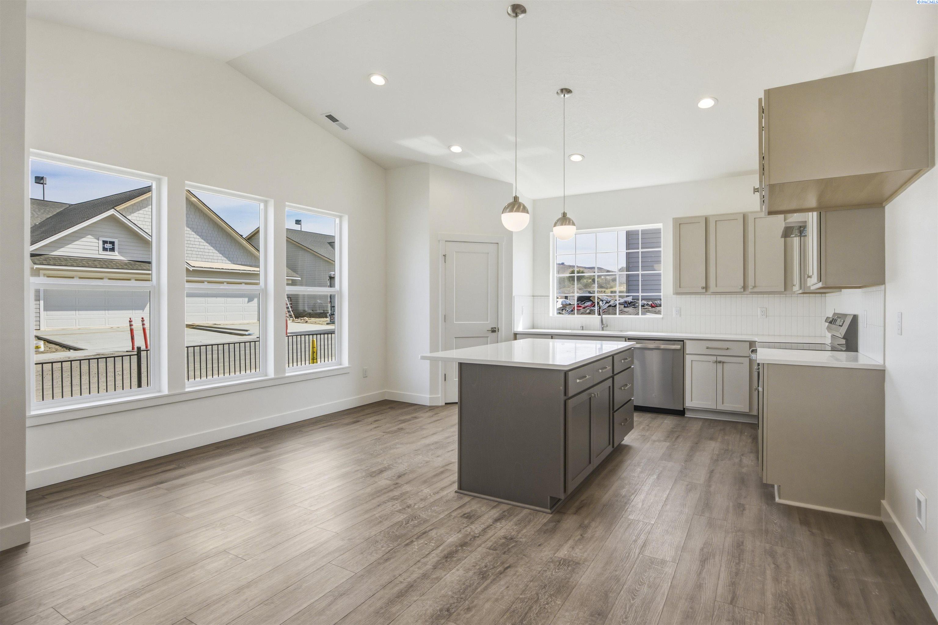 4401 Conifer St, West Richland, WA 99353
