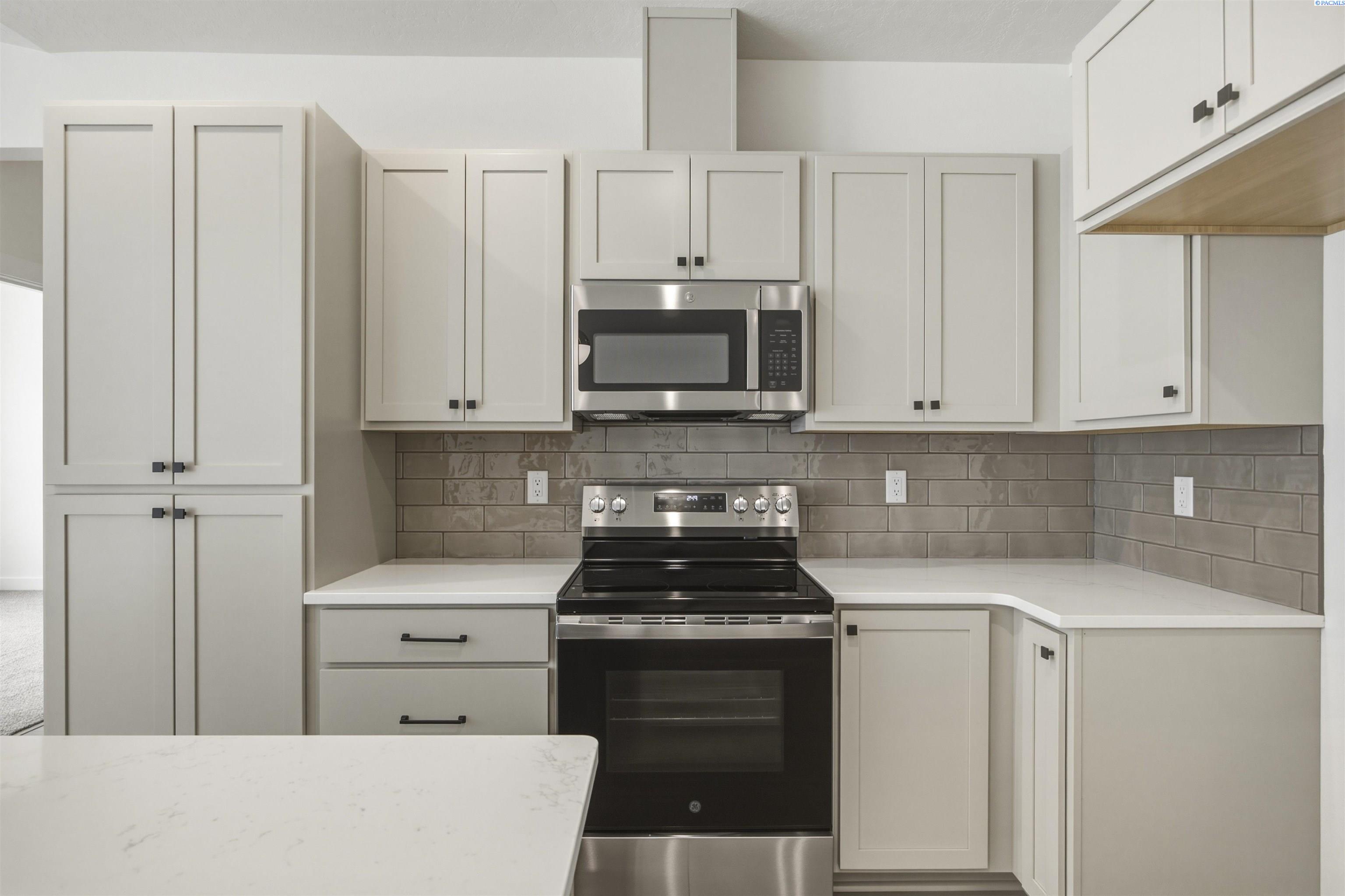 4425 Conifer St, West Richland, WA 99353