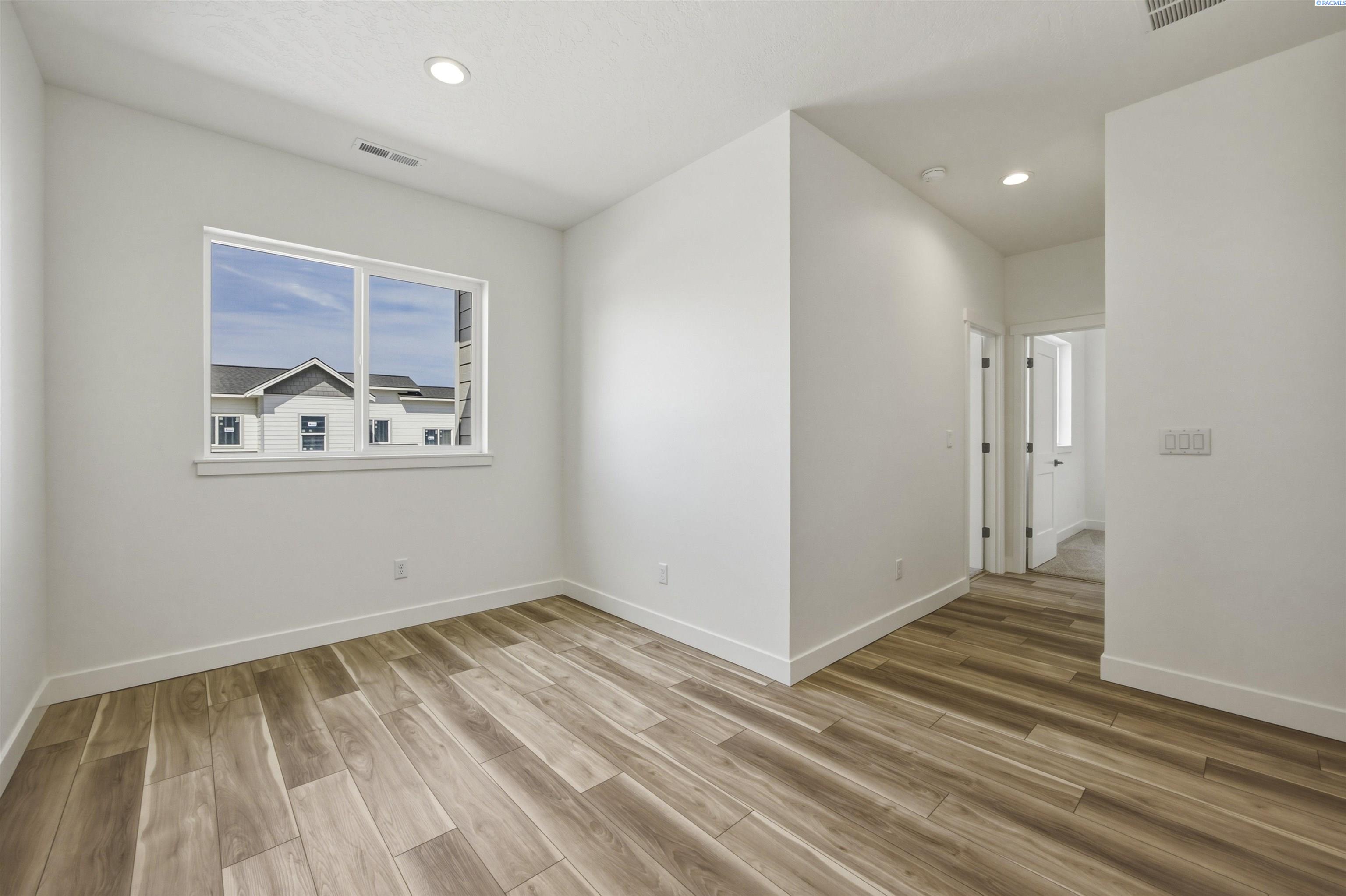 4425 Conifer St, West Richland, WA 99353