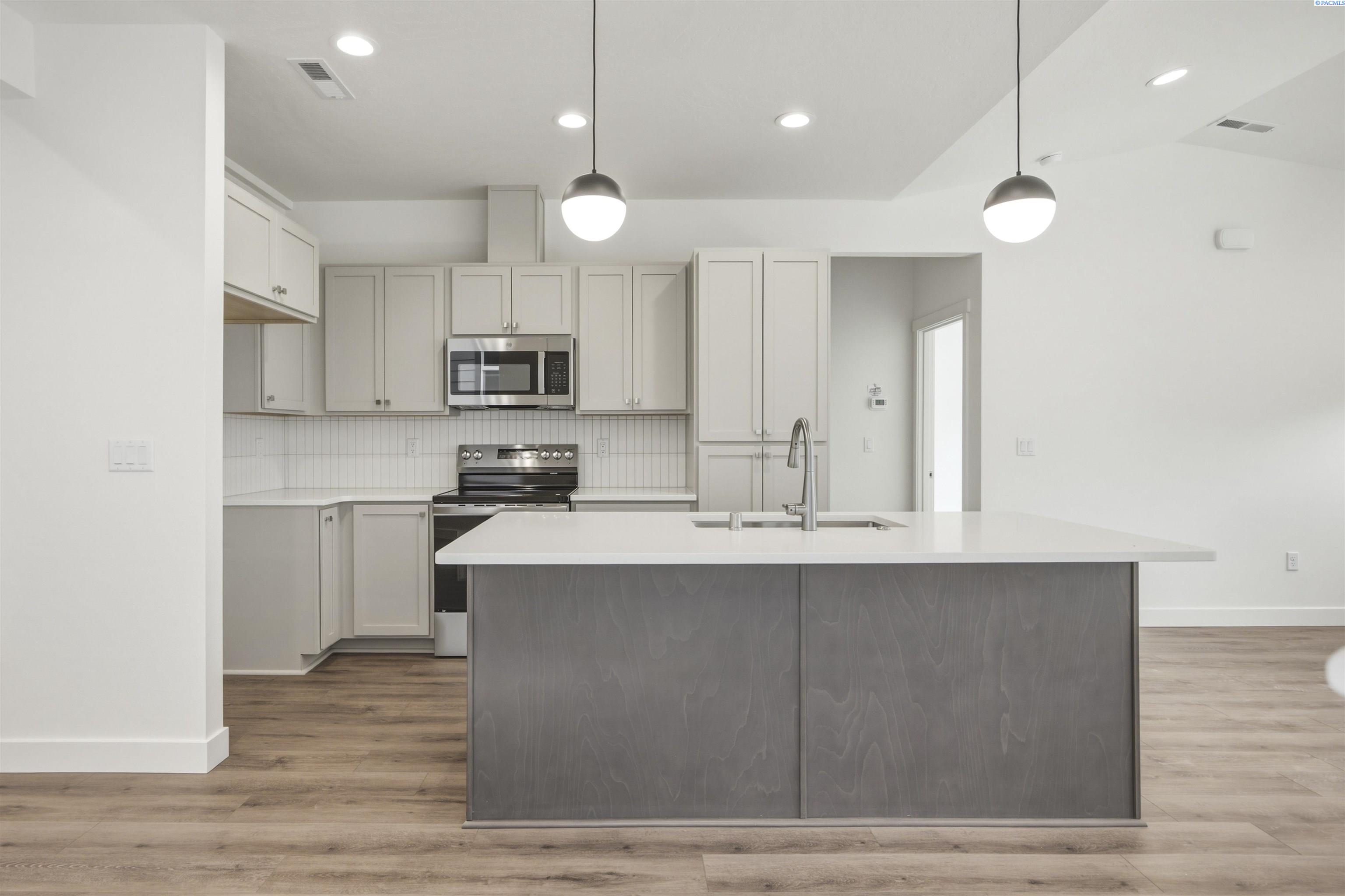 4437 Conifer St, West Richland, WA 99353
