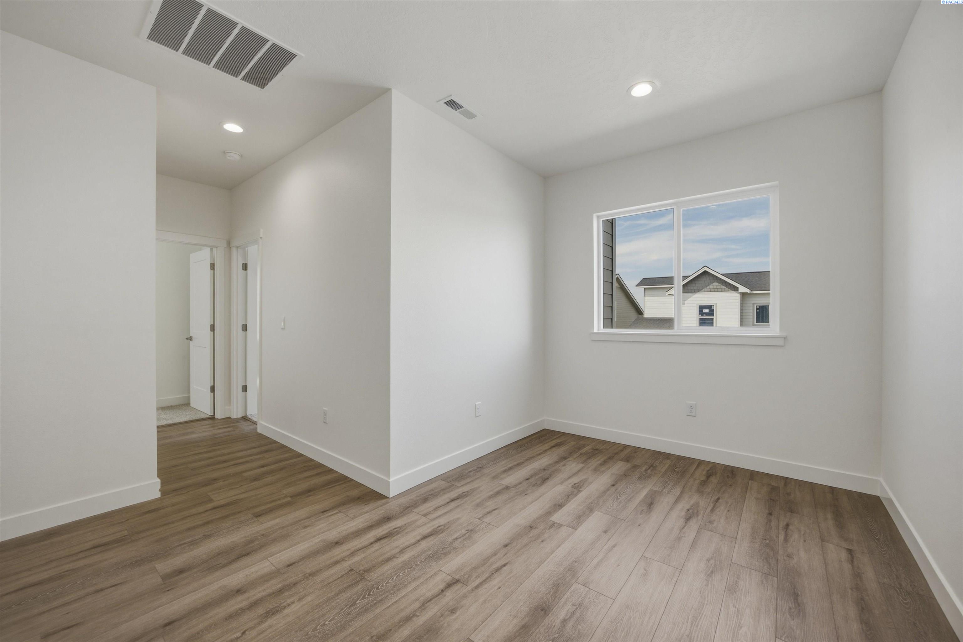 4437 Conifer St, West Richland, WA 99353