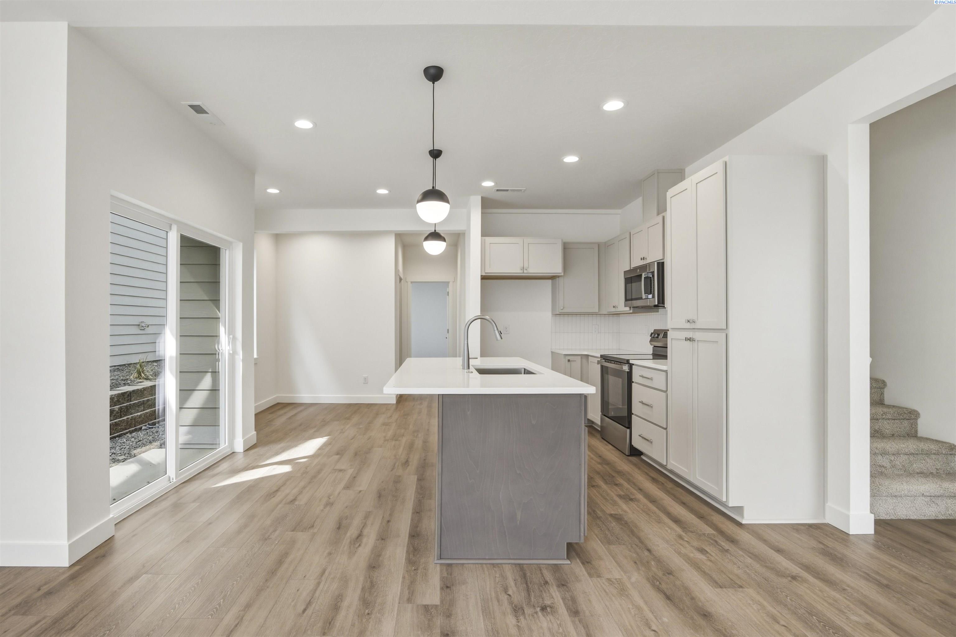 4437 Conifer St, West Richland, WA 99353