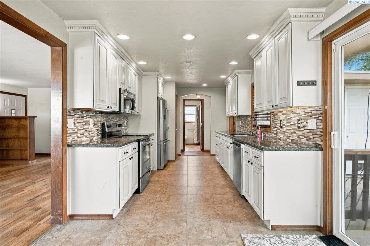 Photo 3 of Single family home for sale at 1203 N Keller St, Kennewick, WA 99336 | MLS# 296470 | Listing updated on 2026-09-16