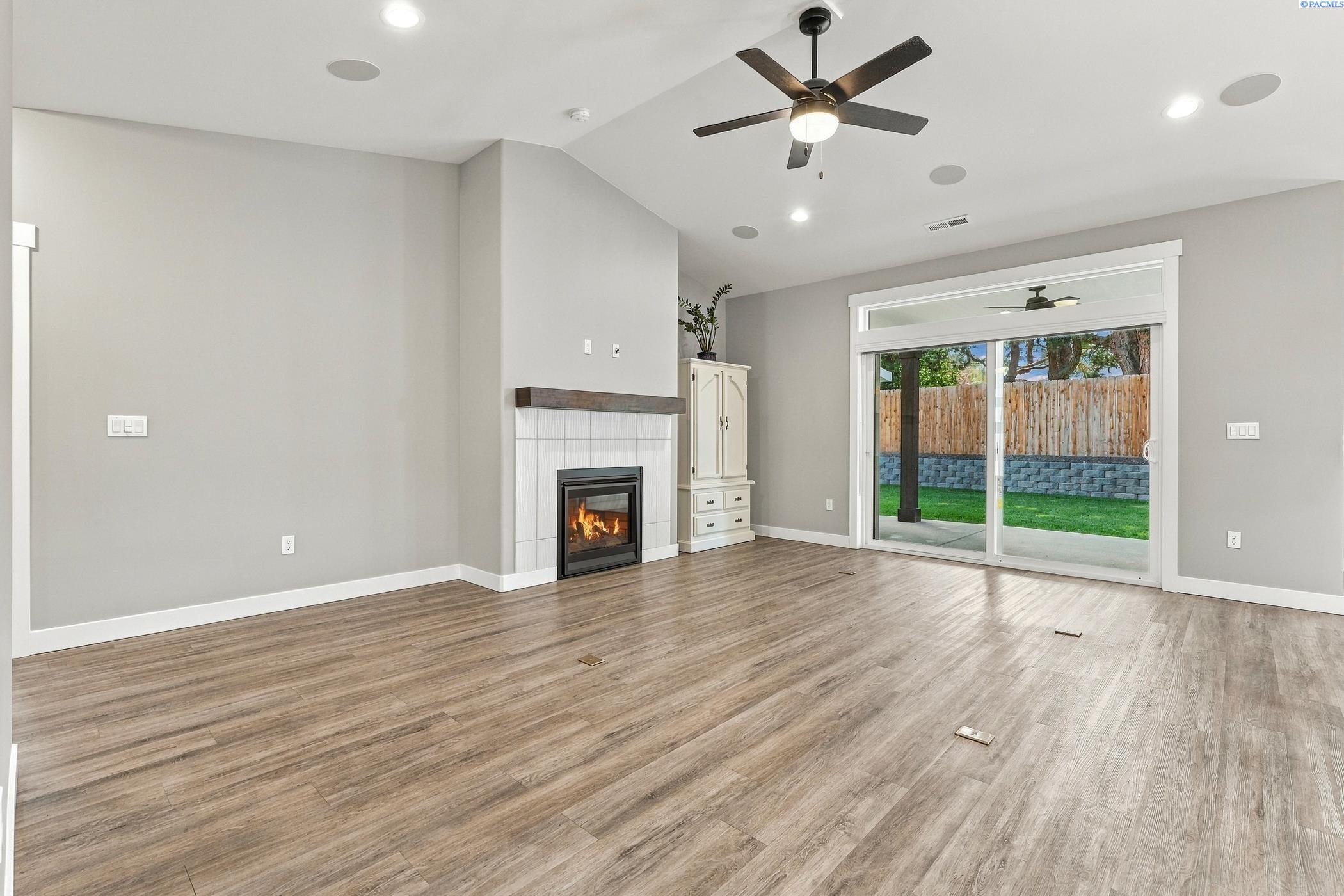 Photo 1 of Single family home for sale at 1907 W 39th Avenue, Kennewick, WA 99337 | MLS# 296474 | Listing updated on 2026-09-18