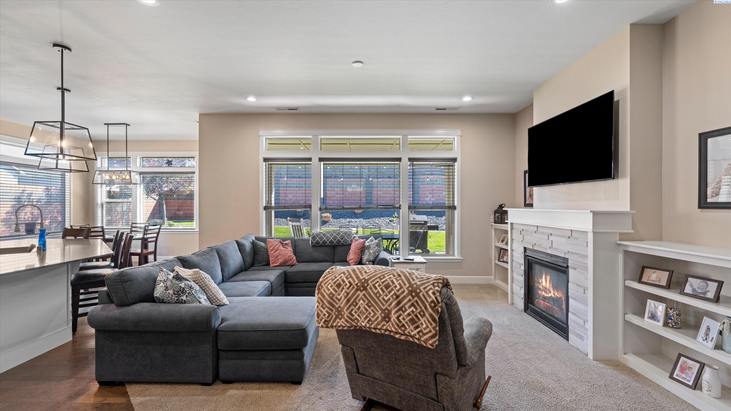 Photo 3 of Single family home for sale at 7001 W 32nd Avenue, Kennewick, WA 99338 | MLS# 296486 | Listing updated on 2026-09-16