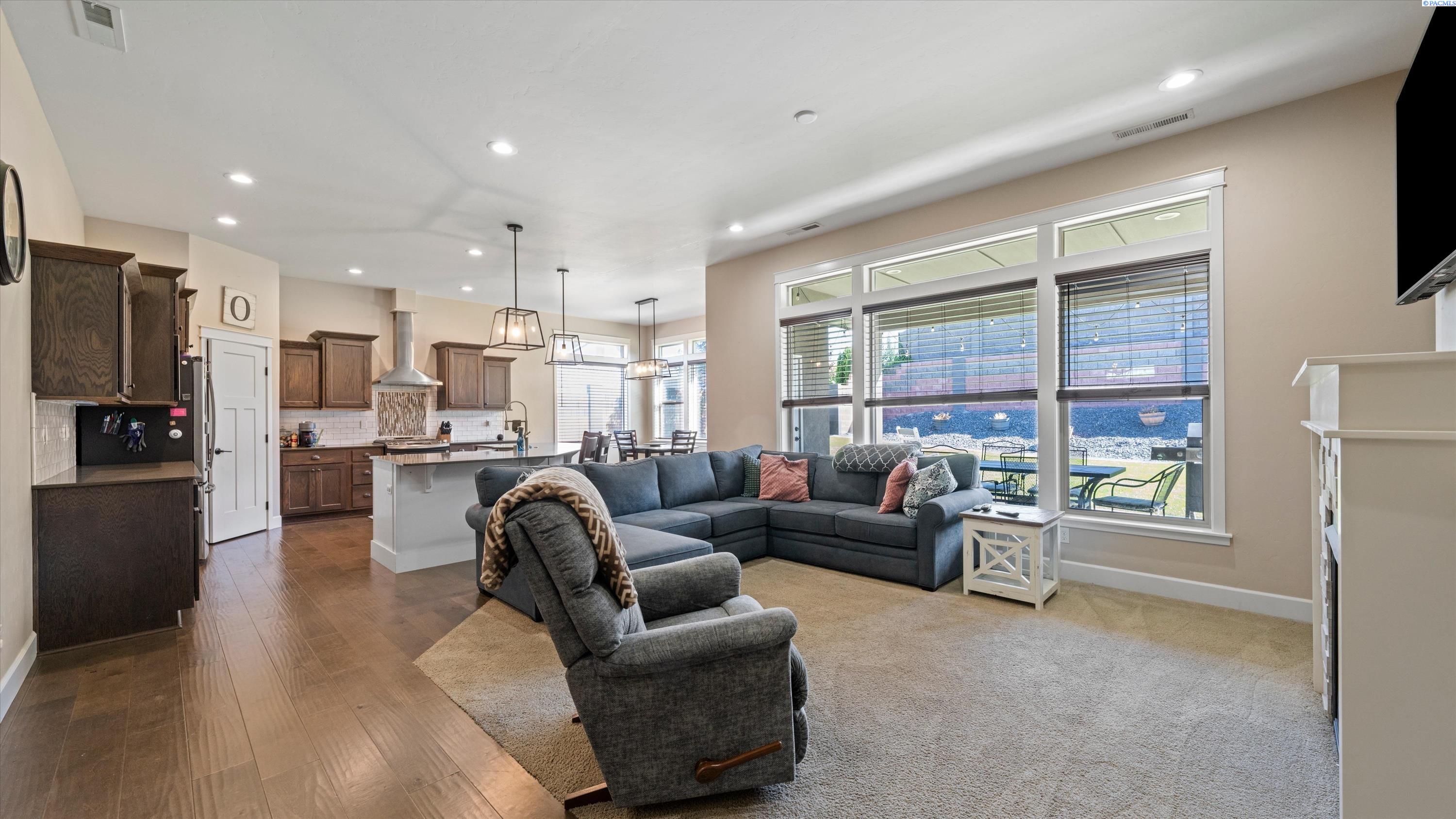 Photo 4 of Single family home for sale at 7001 W 32nd Avenue, Kennewick, WA 99338 | MLS# 296486 | Listing updated on 2026-09-16