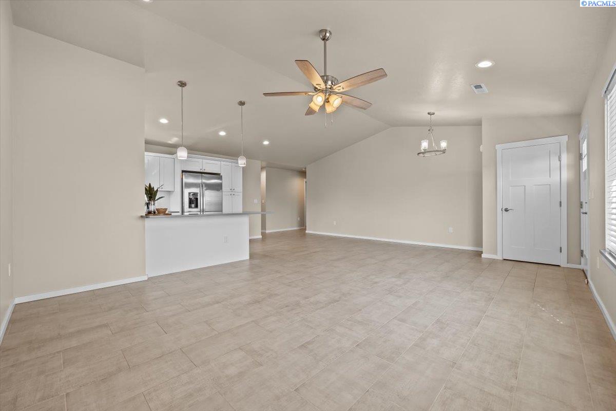 729 E 14th Ave, Kennewick, WA 99337