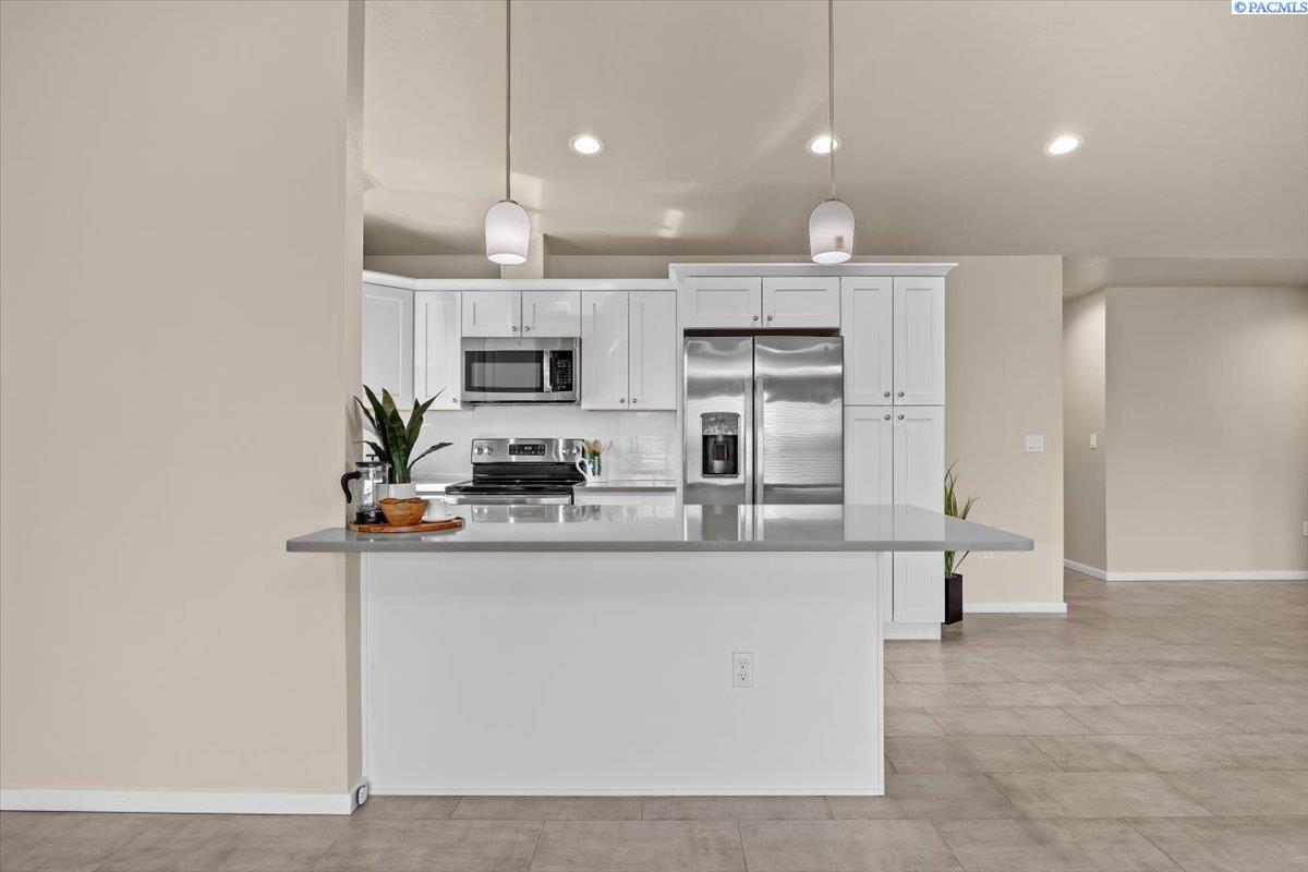 729 E 14th Ave, Kennewick, WA 99337