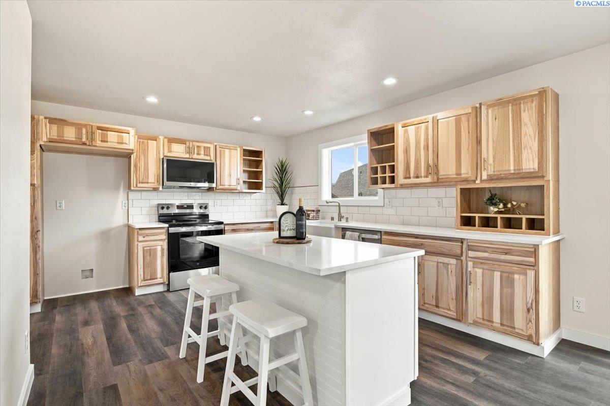 Photo 4 of Single family home for sale at 3413 Buntin St, Kennewick, WA 99337 | MLS# 296492 | Listing updated on 2026-09-17