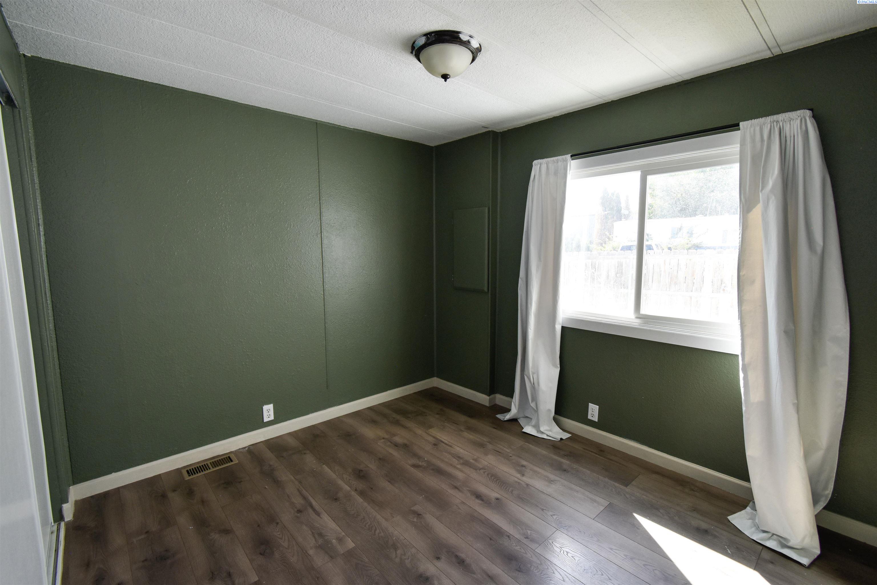Photo 3 of Manufactured home for sale at 4511 West 9th Ave, Kennewick, WA 99336 | MLS# 296494 | Listing updated on 2026-09-17