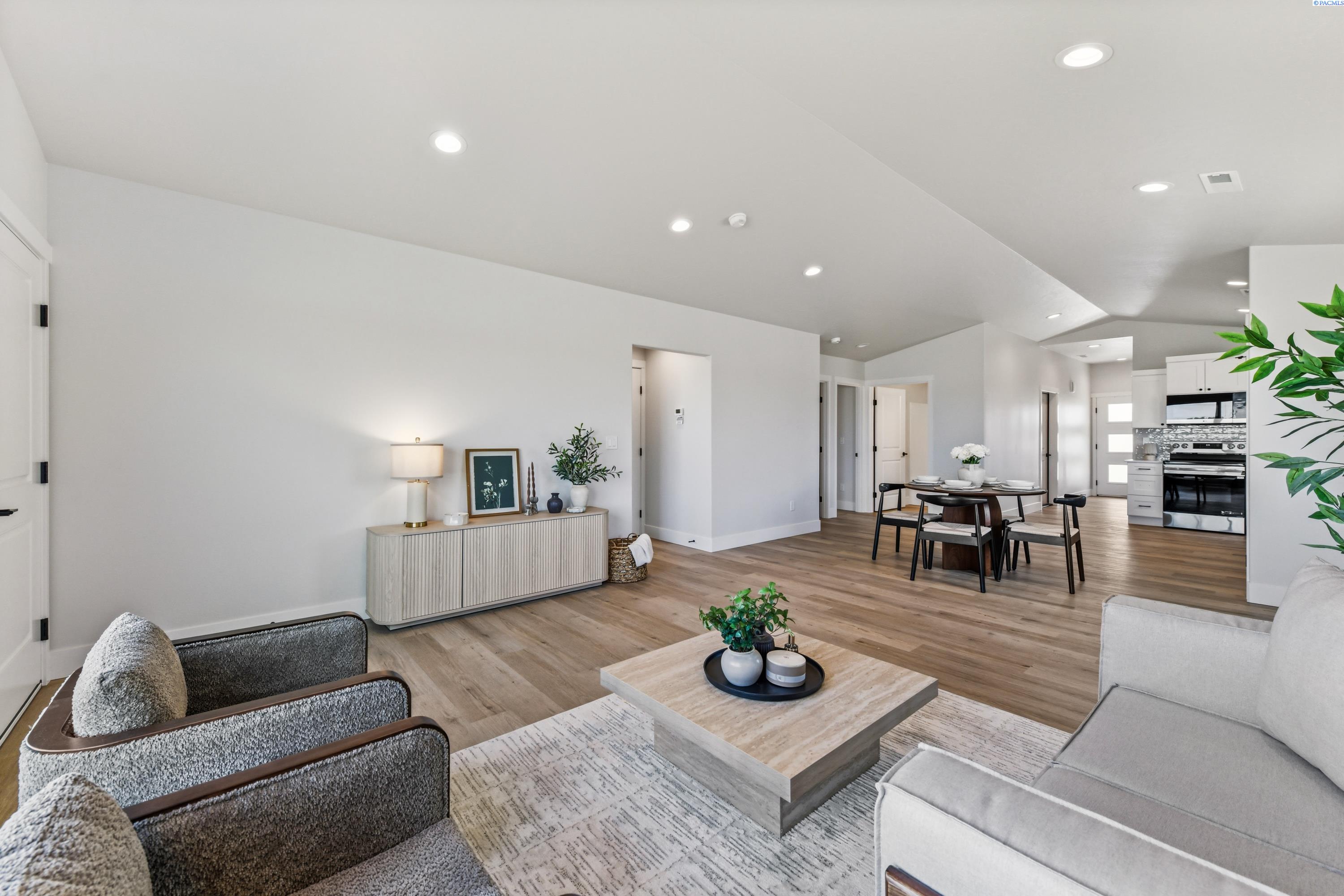 Photo 4 of Single family home for sale at 254 N Dewberry Pl, Kennewick, WA 99336 | MLS# 296495 | Listing updated on 2026-09-17