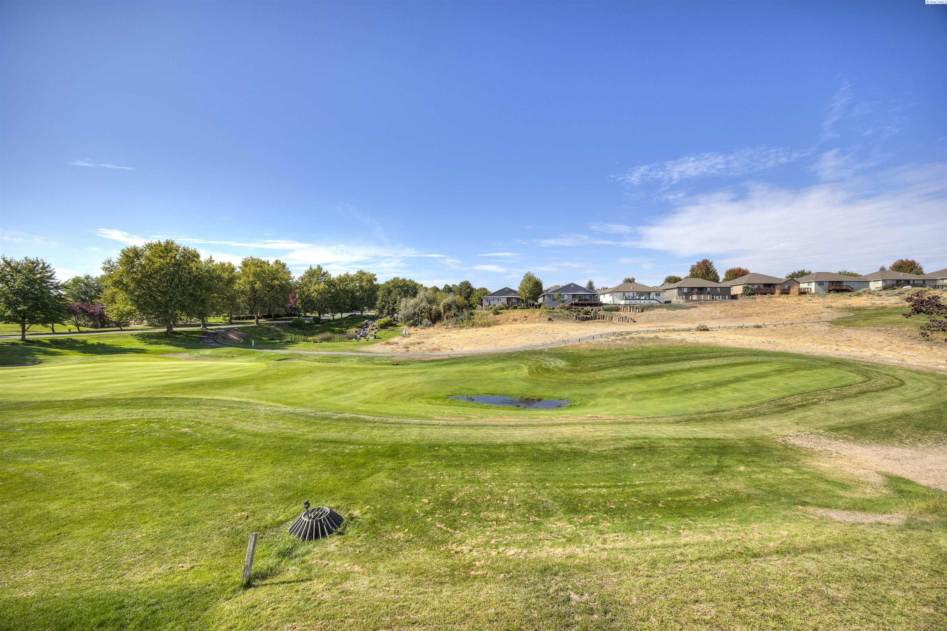 2657 Dornoch Pl, Richland, WA 99354