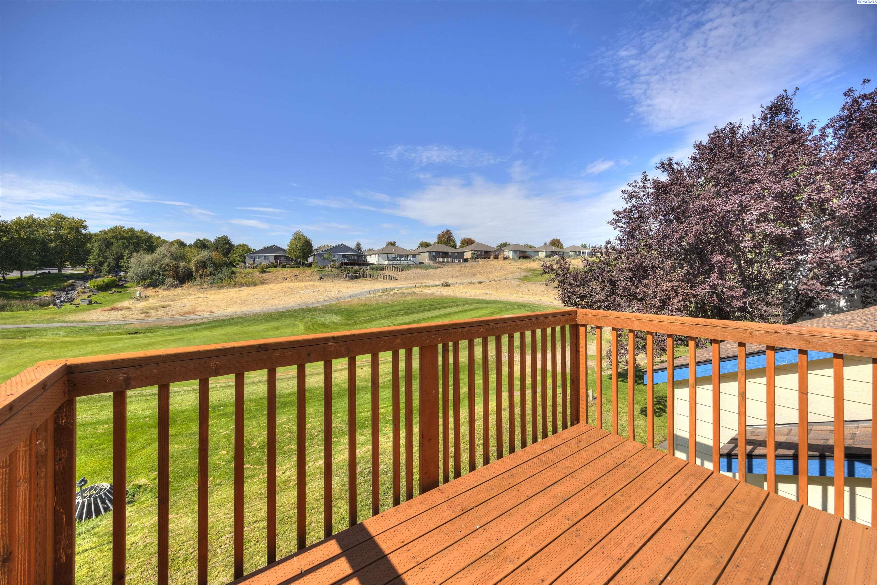 2657 Dornoch Pl, Richland, WA 99354