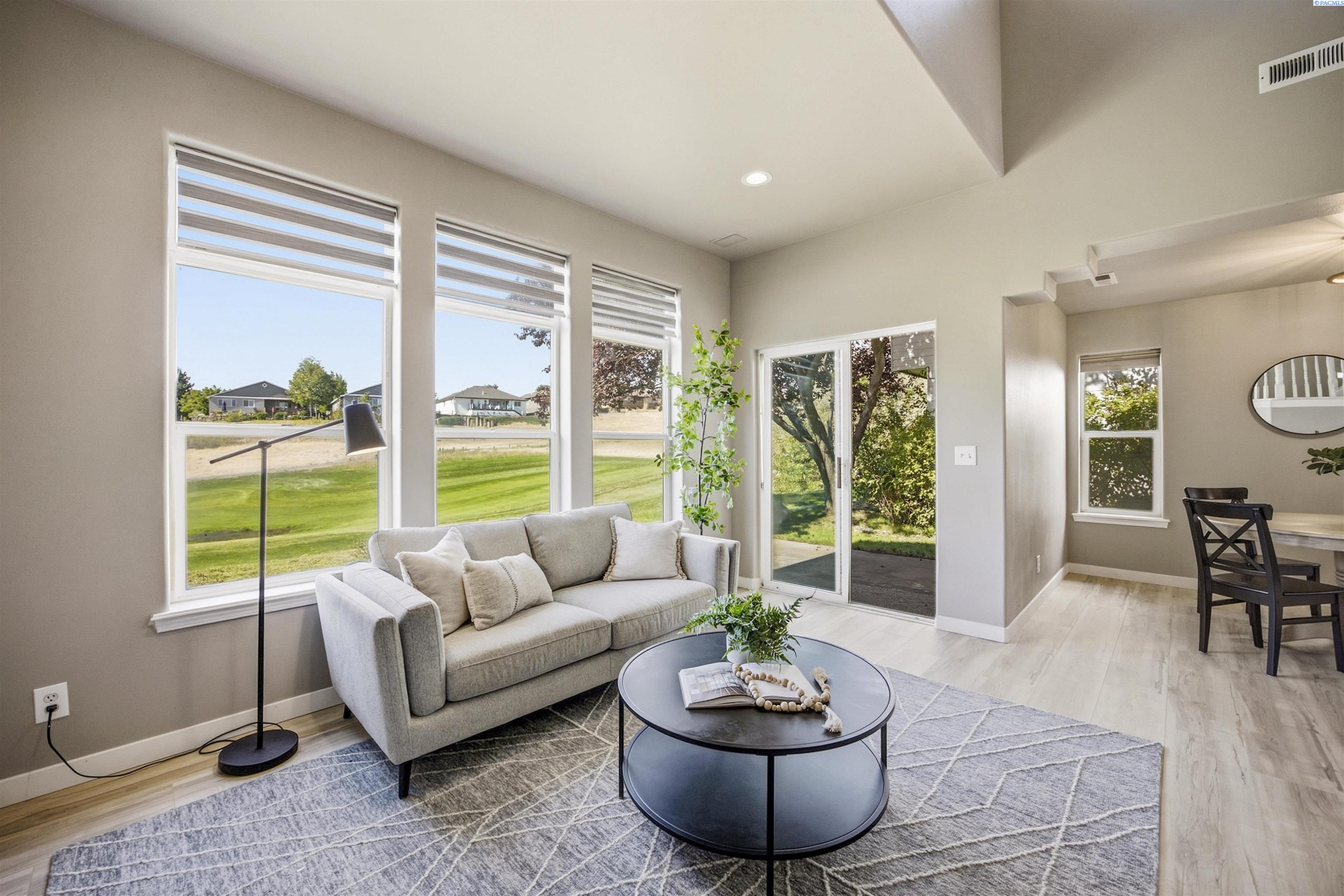 2657 Dornoch Pl, Richland, WA 99354