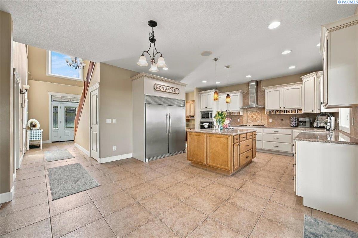 Photo 4 of Single family home for sale at 1806 W 31st Avenue, Kennewick, WA 99337 | MLS# 296505 | Listing updated on 2026-09-17
