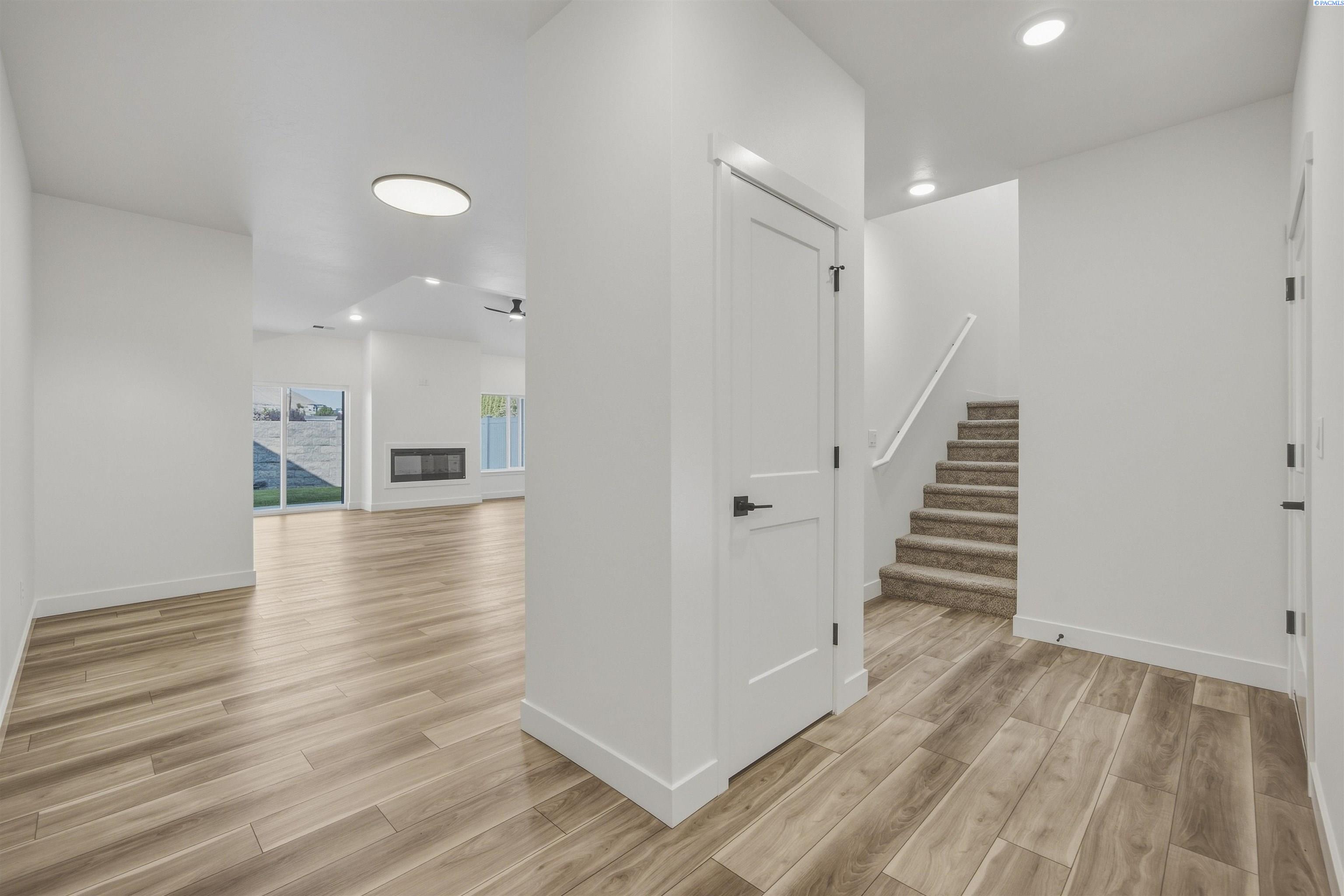 4553 Grove Ct, West Richland, WA 99353