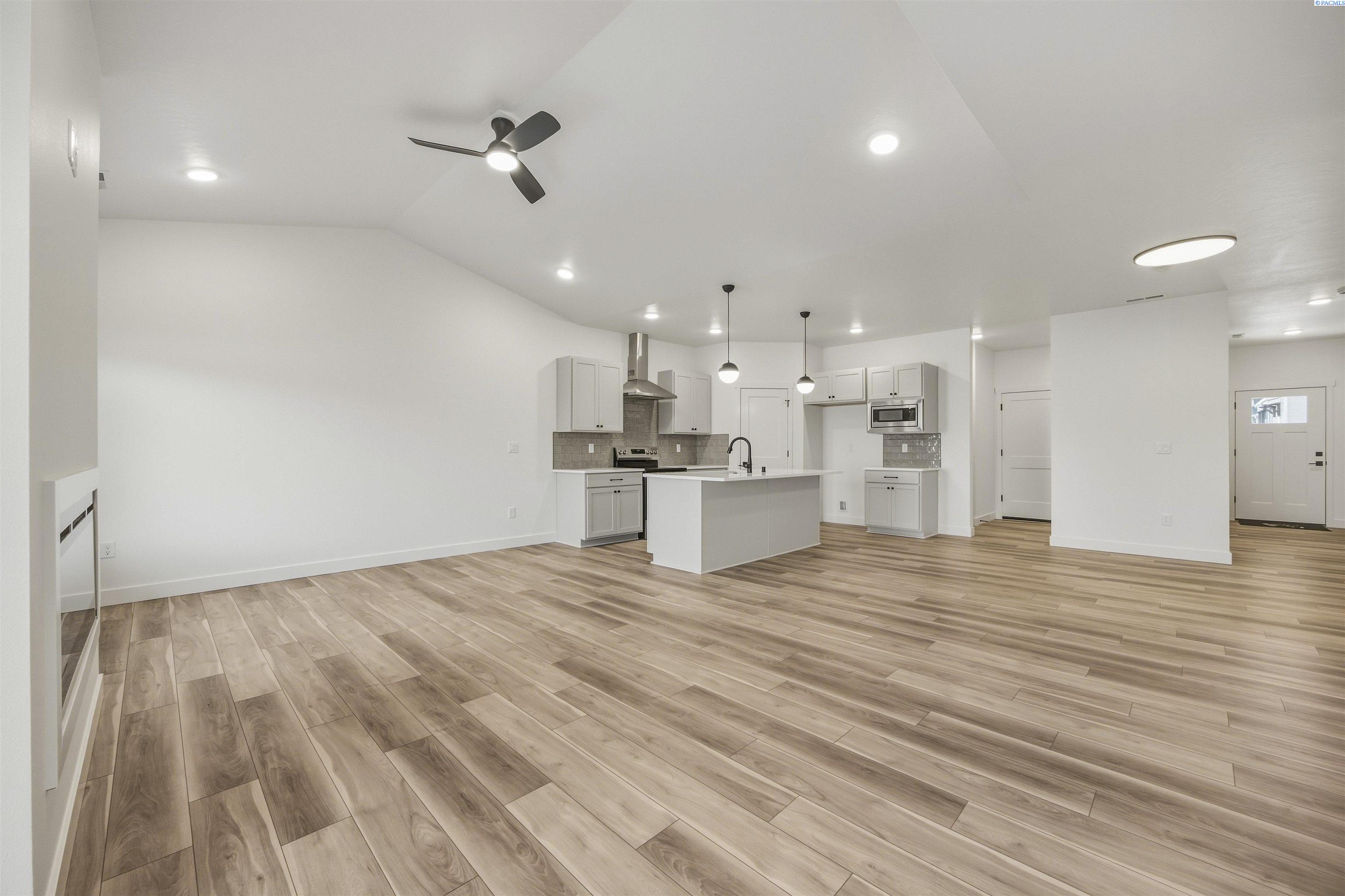 4553 Grove Ct, West Richland, WA 99353