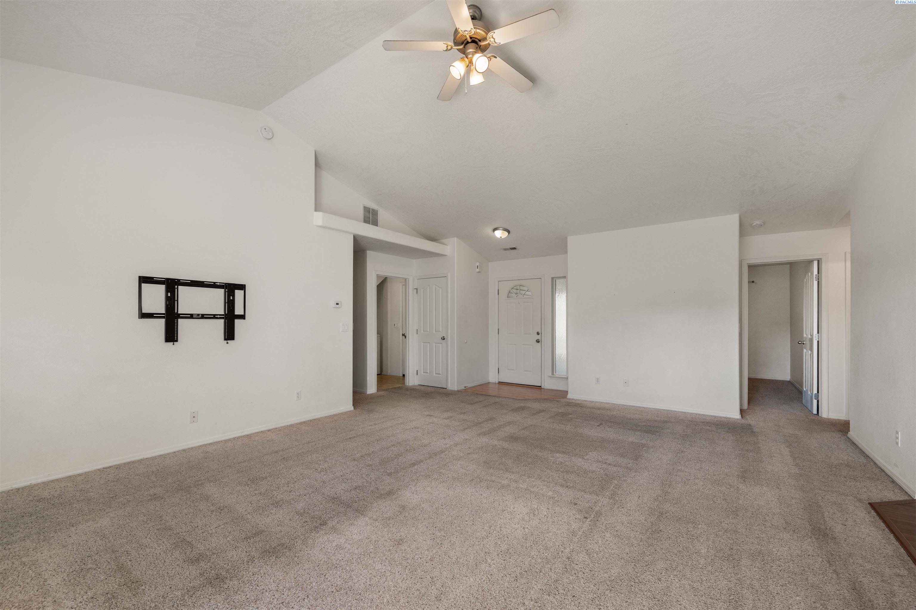 4011 Hayden Ln, Pasco, WA 99301