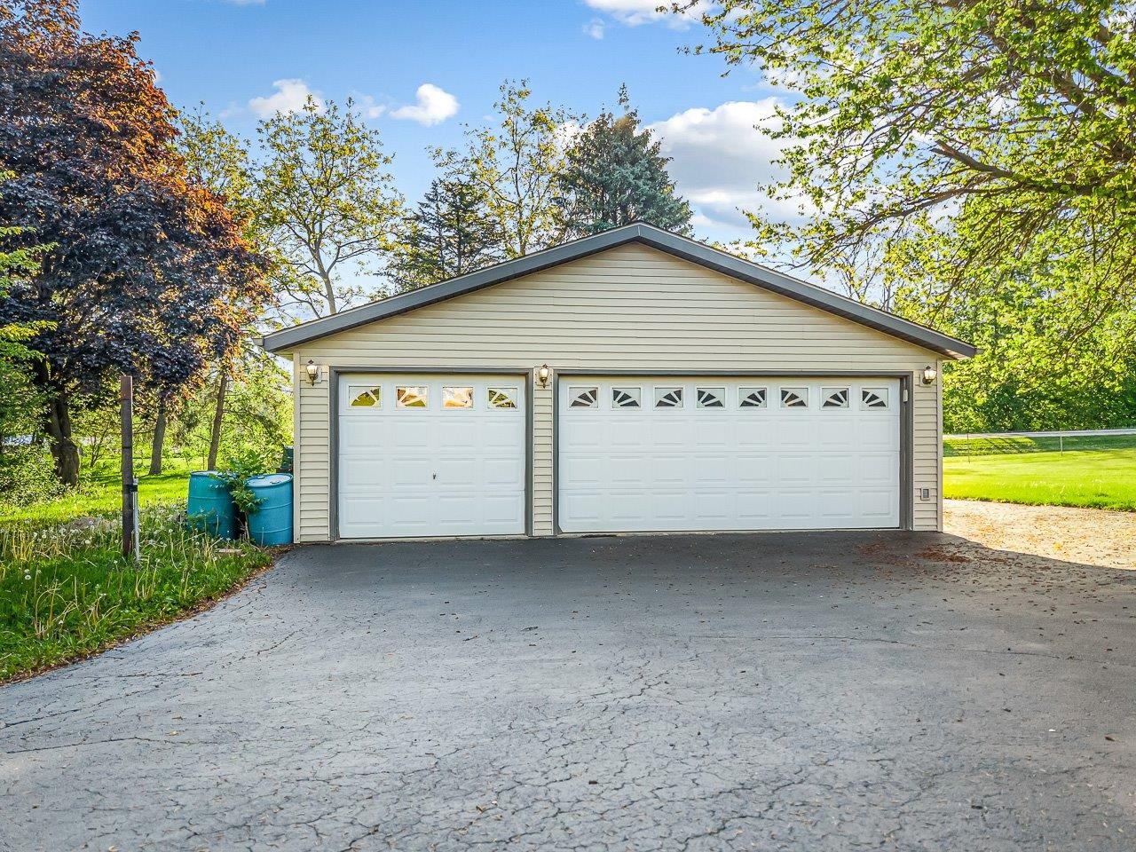 1659 Larchmont