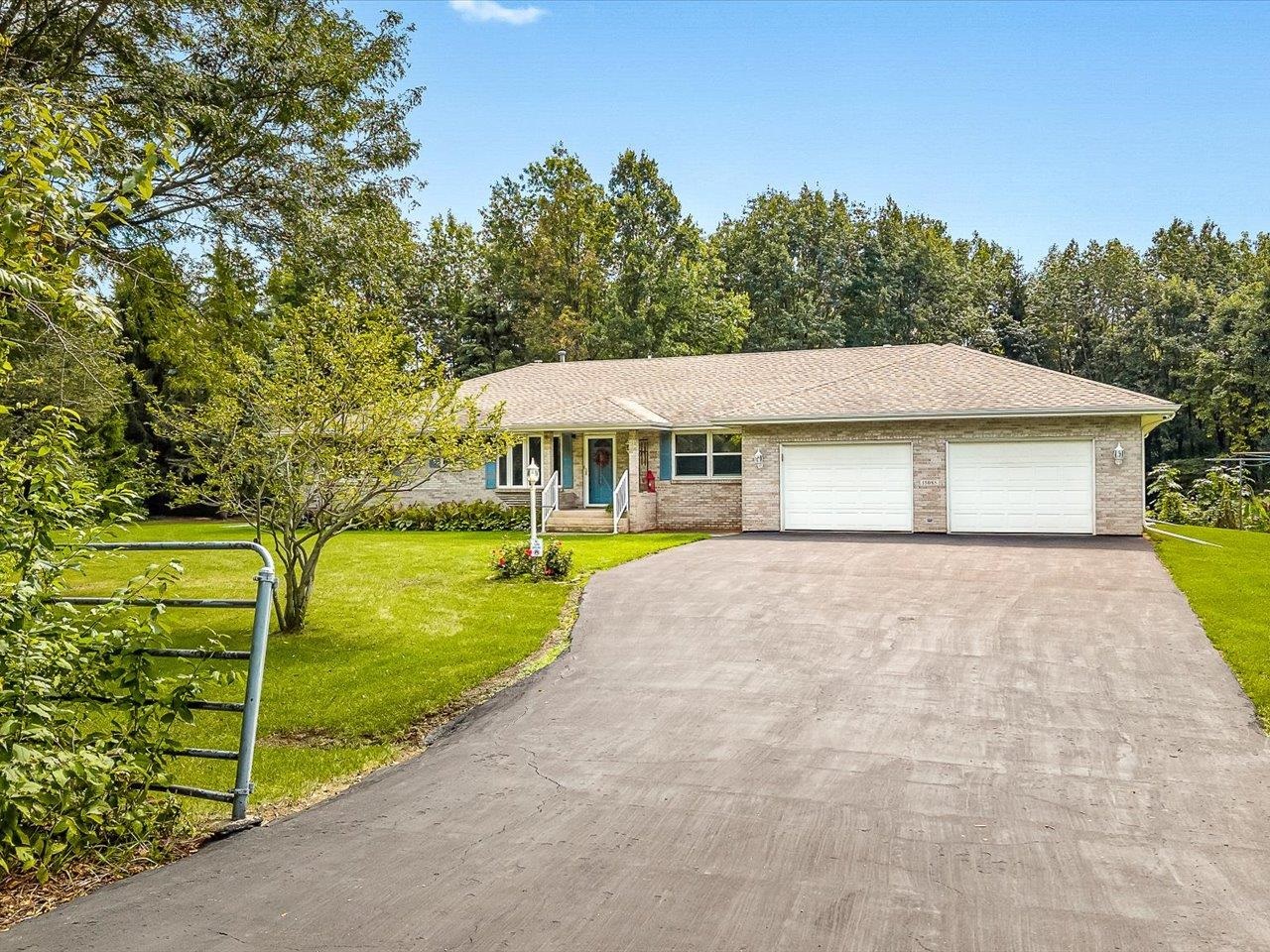 15085 E Mcneal
