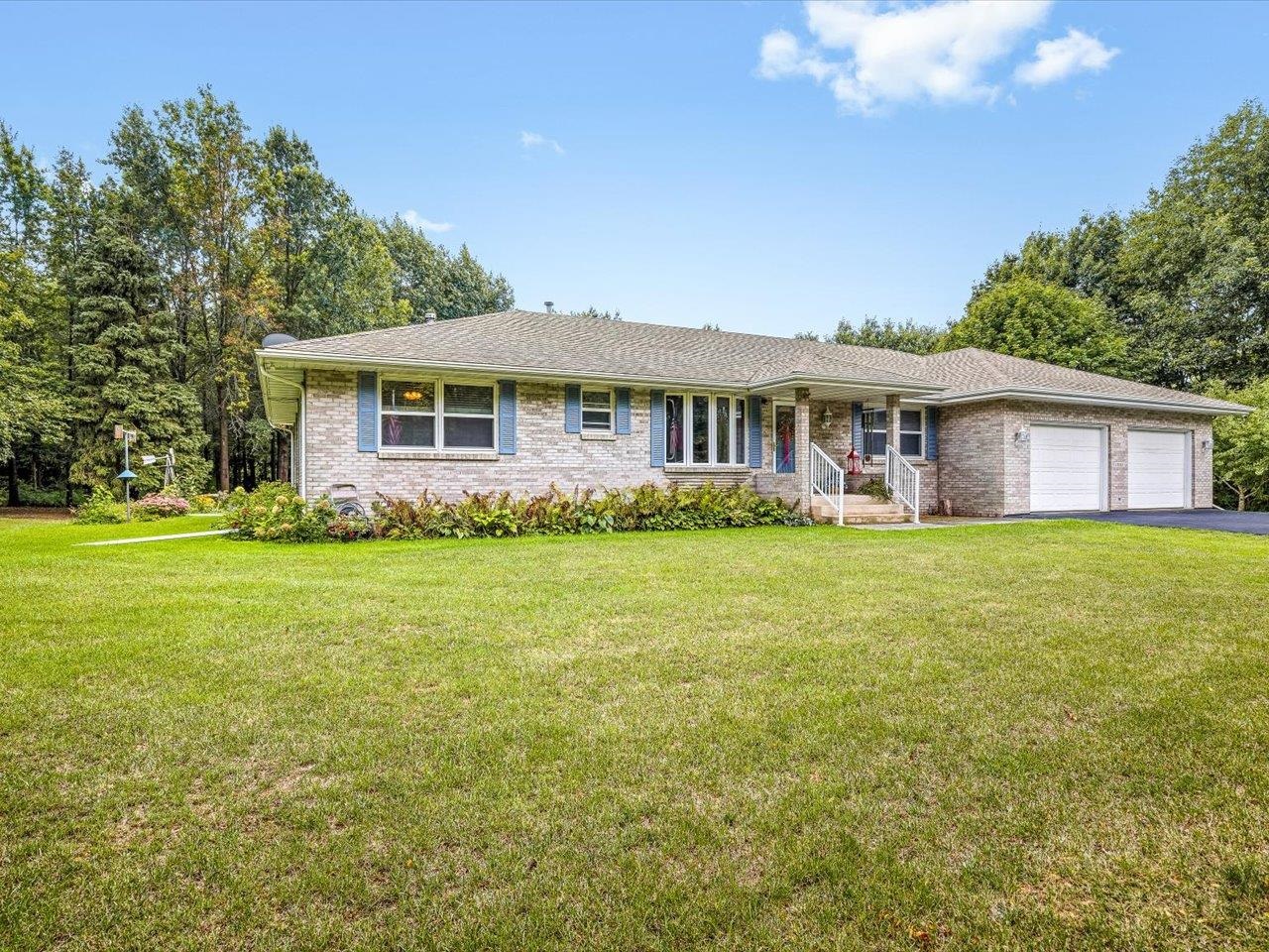 15085 E Mcneal