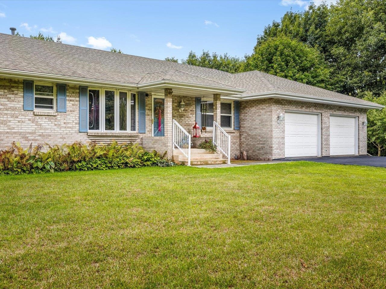 15085 E Mcneal