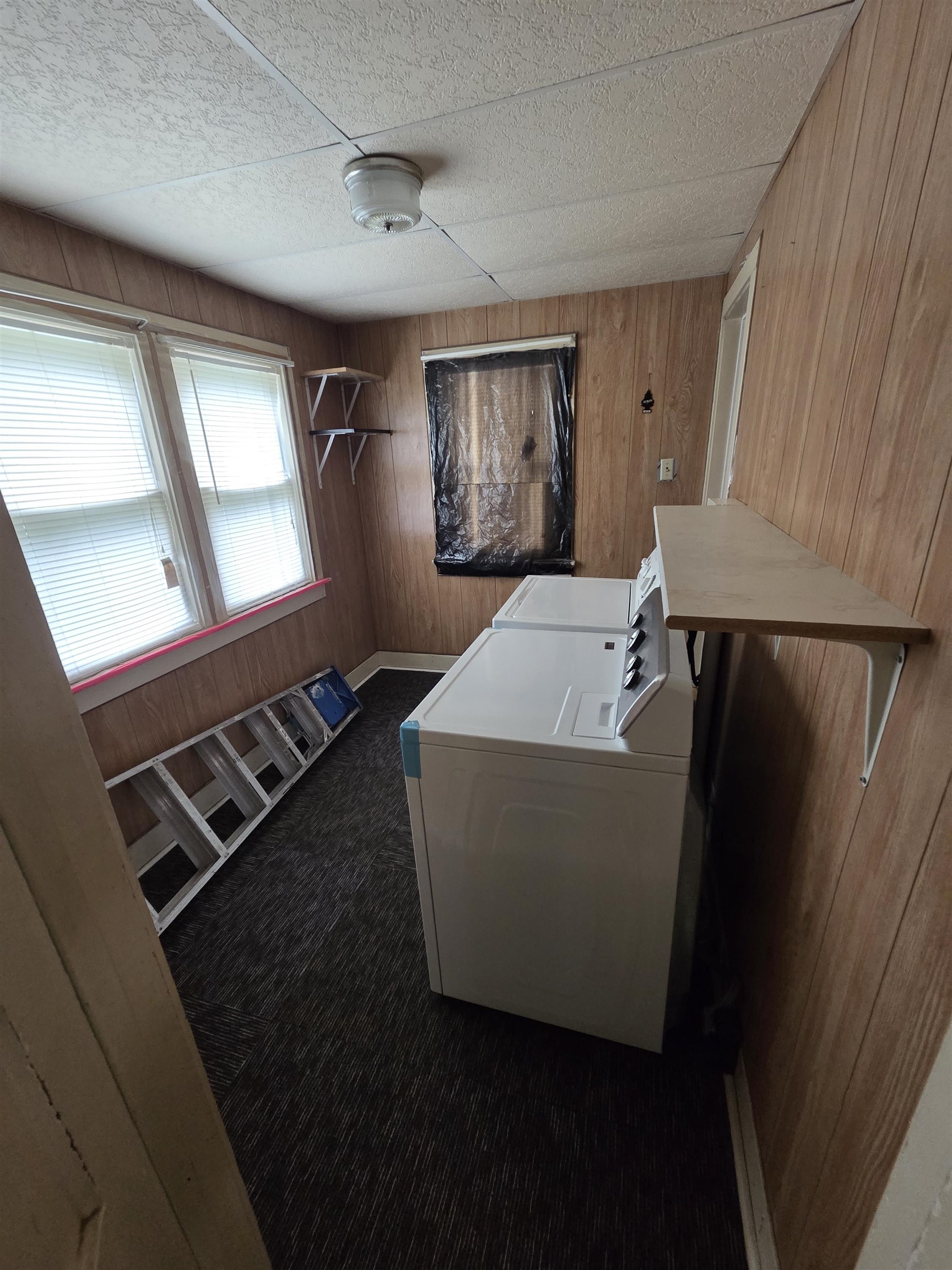 1425 Phelps