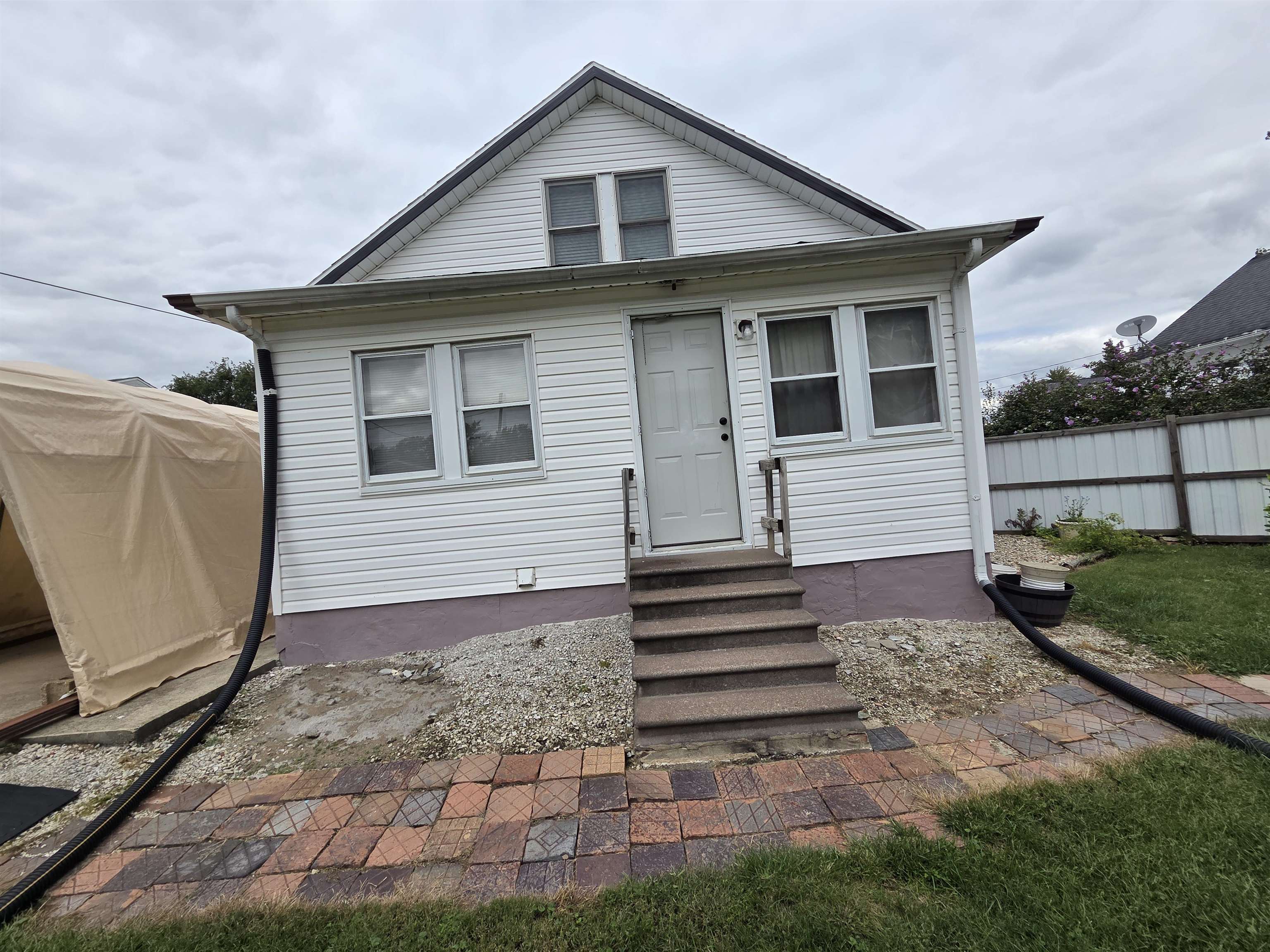 1425 Phelps