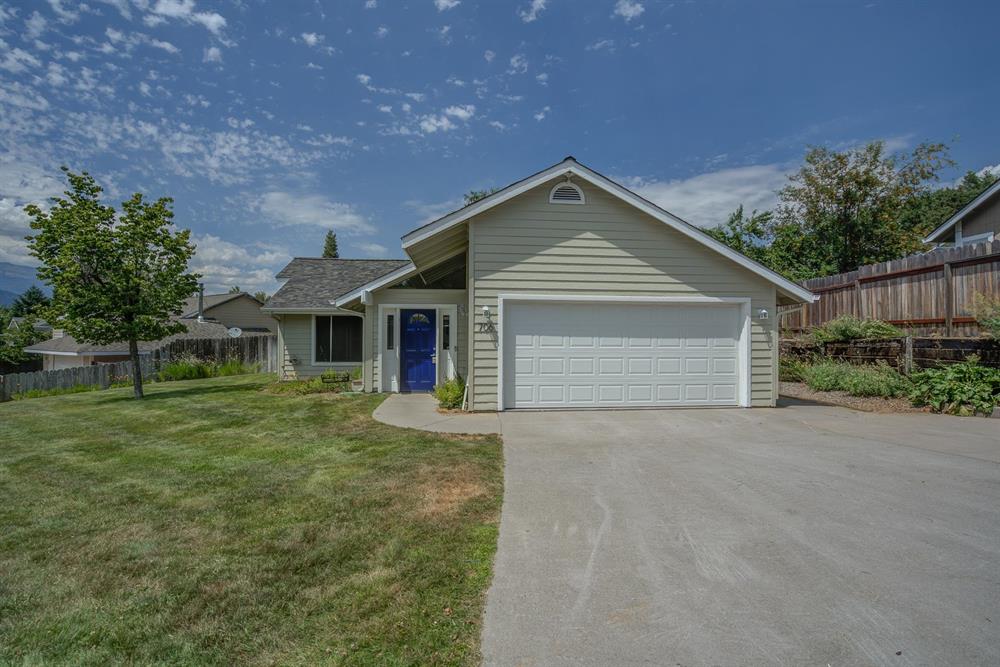 706 Glen Mar Drive, Mt Shasta
