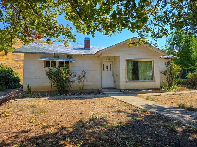 15936 First Ave, Hornbrook