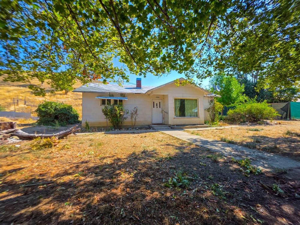 15936 First Ave, Hornbrook
