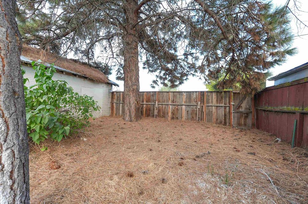 217 S California, Dorris
