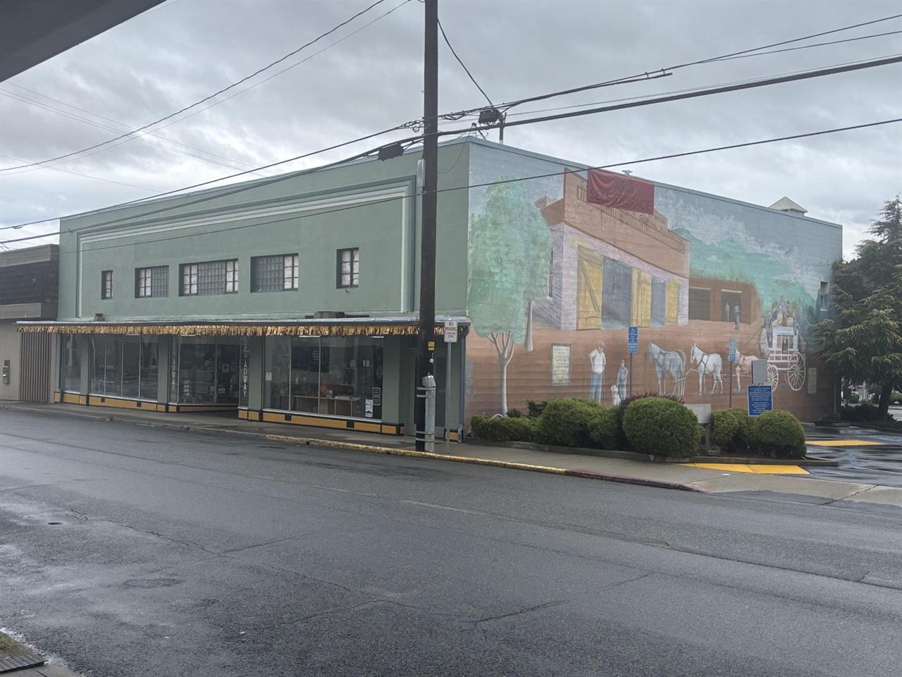 204 S Broadway, Yreka