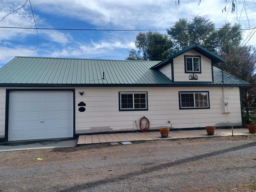 563 4th St. "A", Tulelake